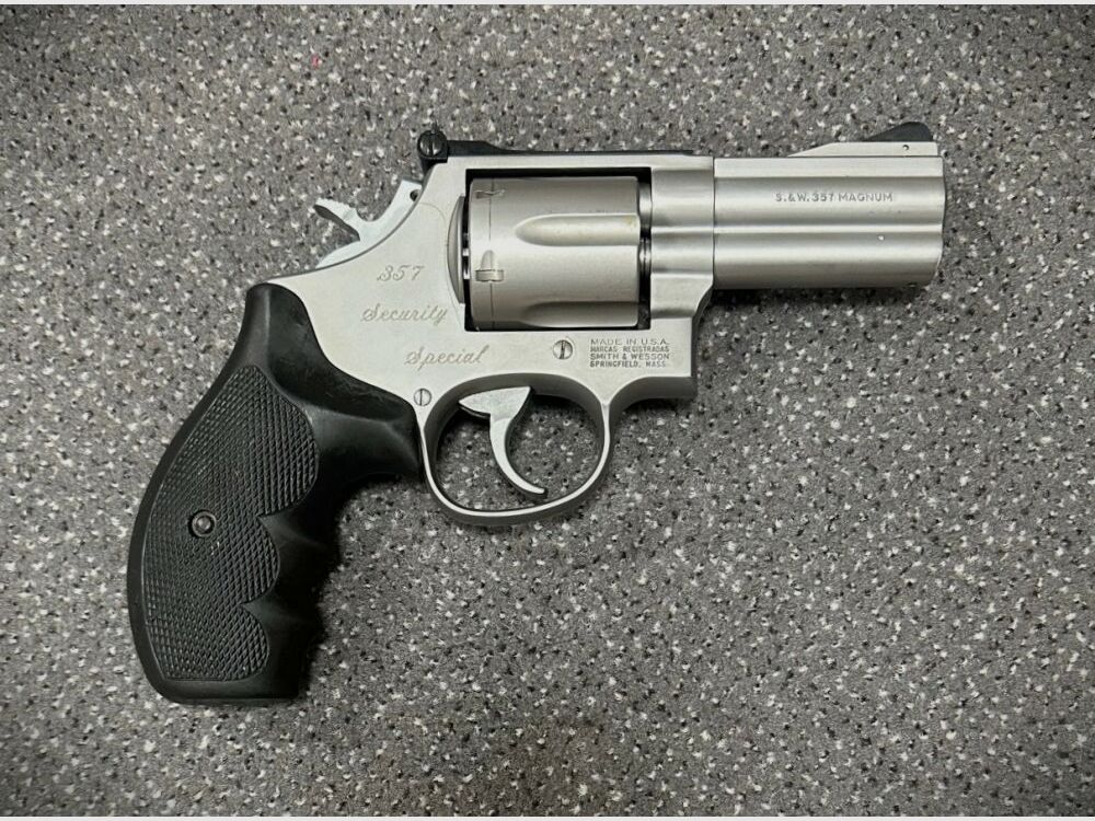 S&W Smith & Wesson 686 - 3 Security Special