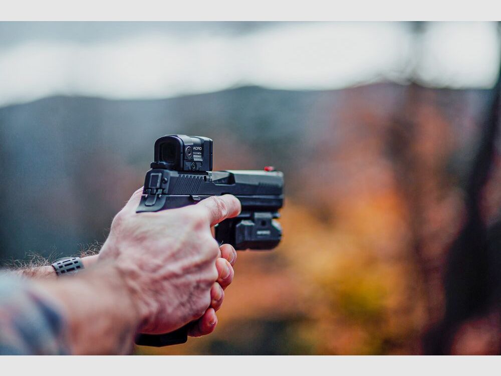Aimpoint ACRO C–2 mit Flip-Up Cover QD Montage Tikka T3/T3X