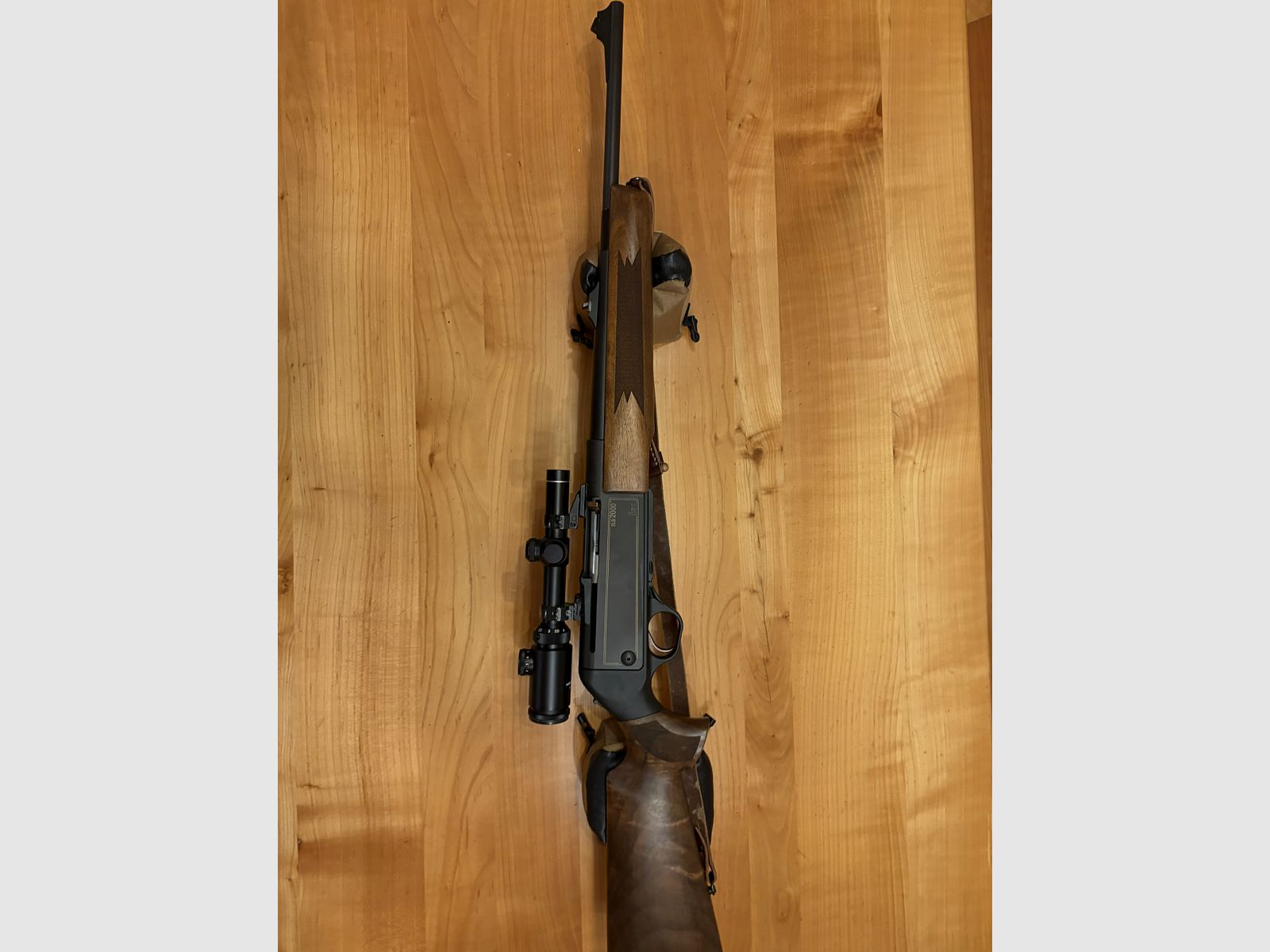 Heckler & Koch Halbautomatische Büchse Modell SL2000  9,3 x 62 mit Drückjagdglas  1-4 x 20 Leuchtabsehen 