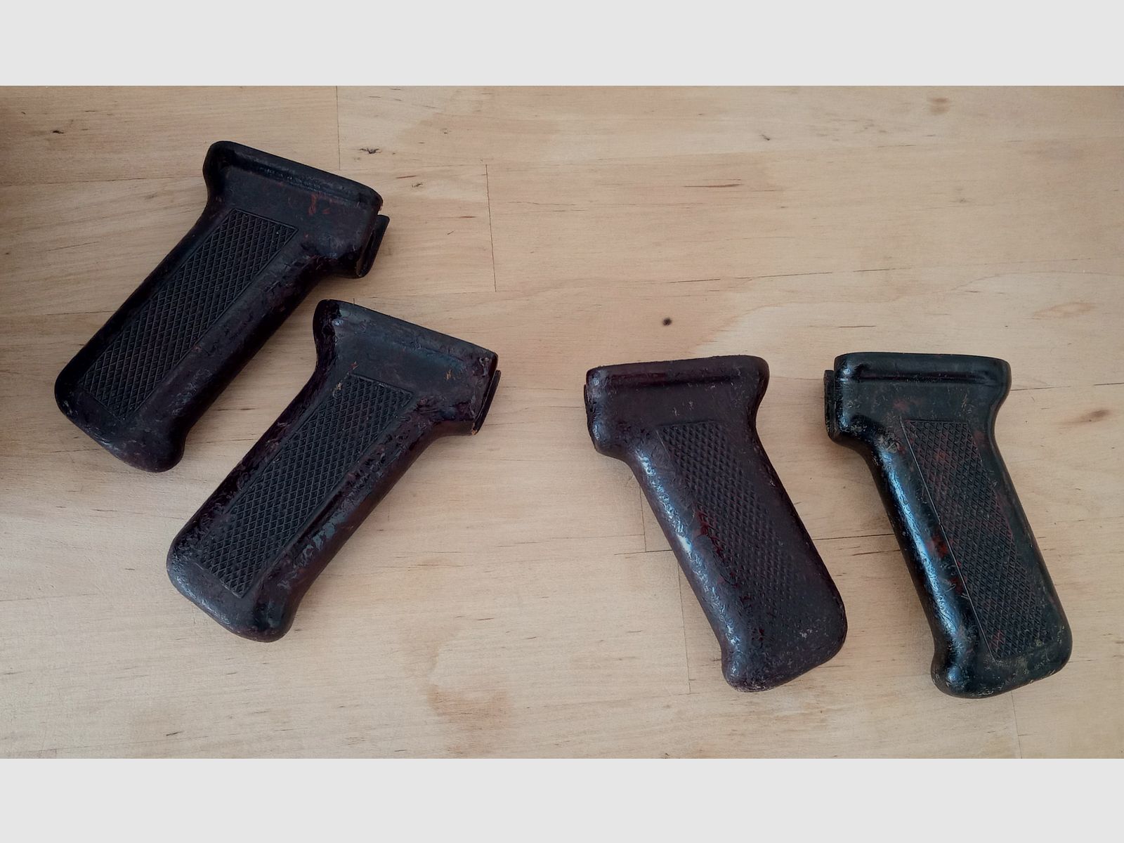 Rumänische AKM-Griffe aus Bakelit besser als der russische Griff / auch für AK74 AK-100 / Yunker / Cybergun 47
