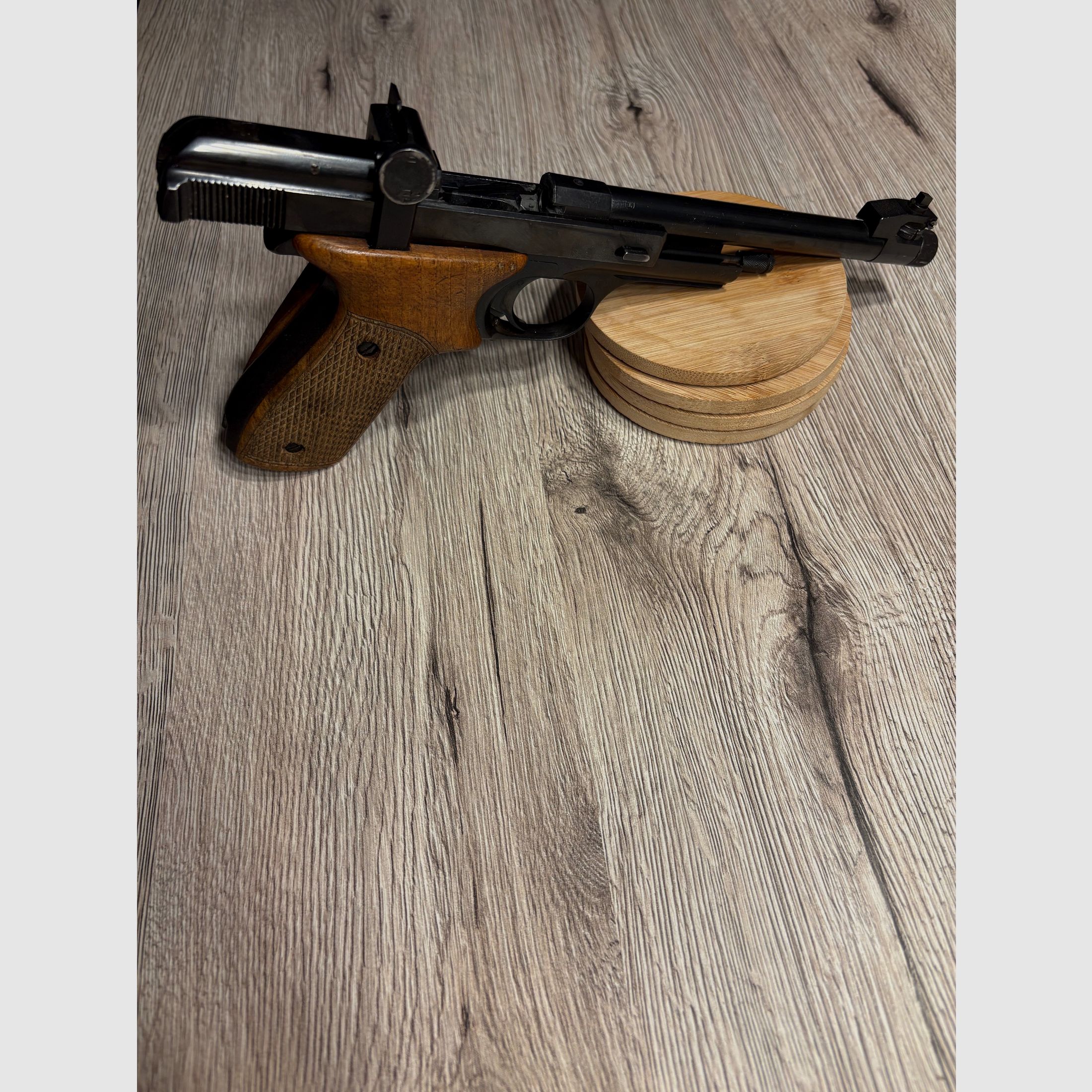 Pistola de deporte Margolin MZM calibre .22 año 1961