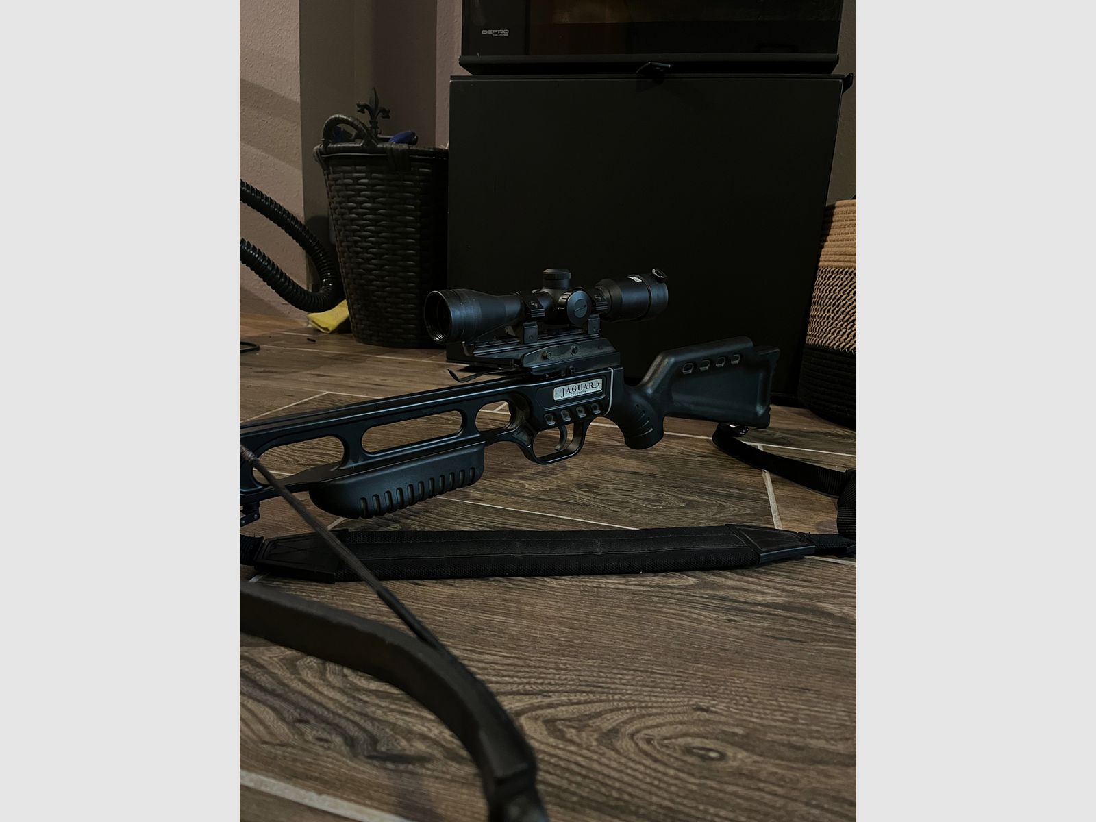 Jaguar Crossbow Armbrust 175 lbs incl. Swiss Arms scope – Top condition, image 2 of 5