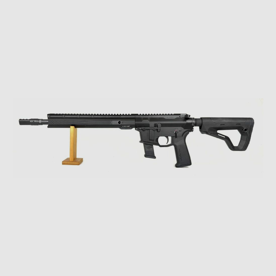 HERA Arms 9mm Hera Arms Selbstladebüchse The 9er Gen4 13,5″PCC mit Glock Lower
