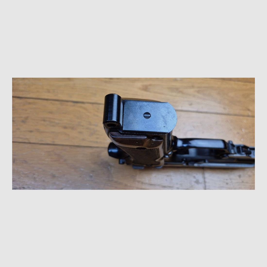 Trés beau Pistolet Automatique Beretta 93R – Moins de 2.000 exemplaires ! – Rare version du 1er type à ajourements de canon- Chargeur 15 coups – Excellent état quasi neuf pour le plus rares des Beretta – TBE ++ – Catégorie A2 – Export EXCLUSIVEMENT, image 11 sur 29