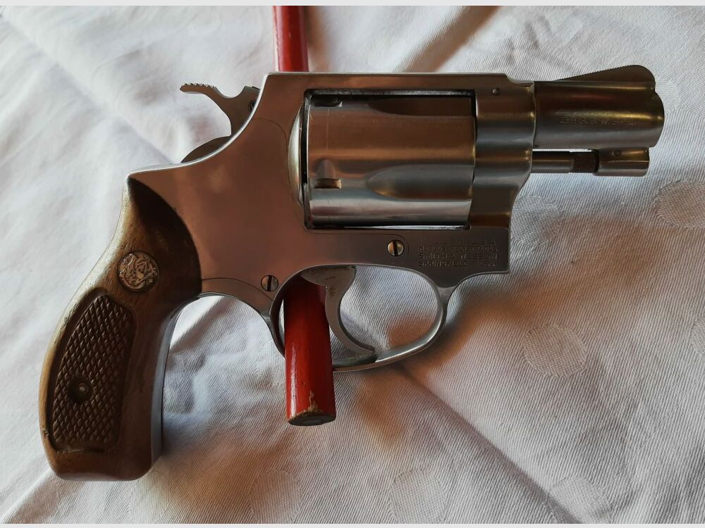 Smith & Wesson 60