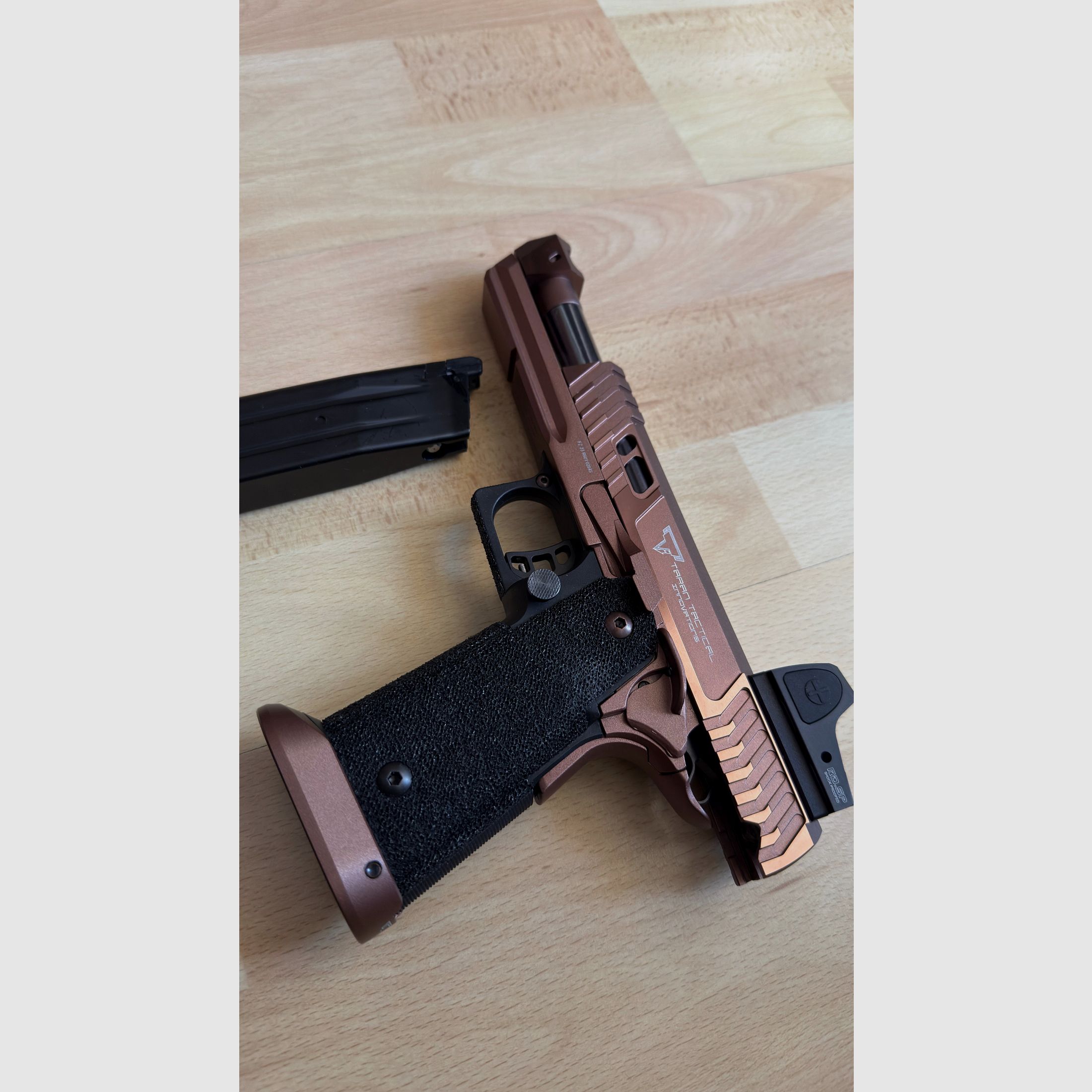 Army Armament TTI Sand Viper (R601) HiCapa GBB „CNC Begadi Upgrade Version“