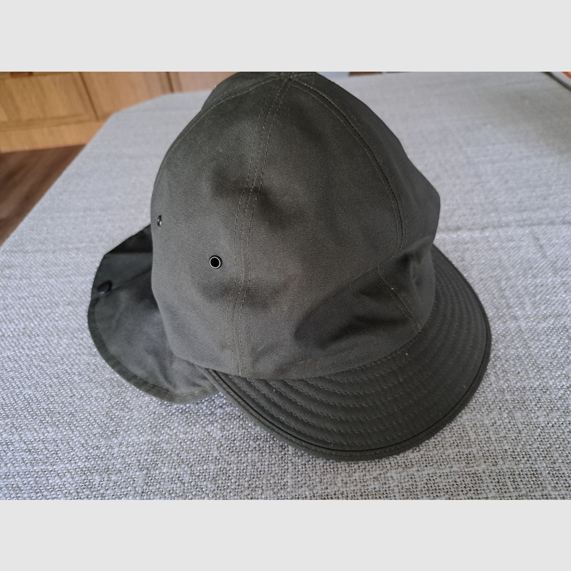 As new cap with neck protection from Colamtiss size 61