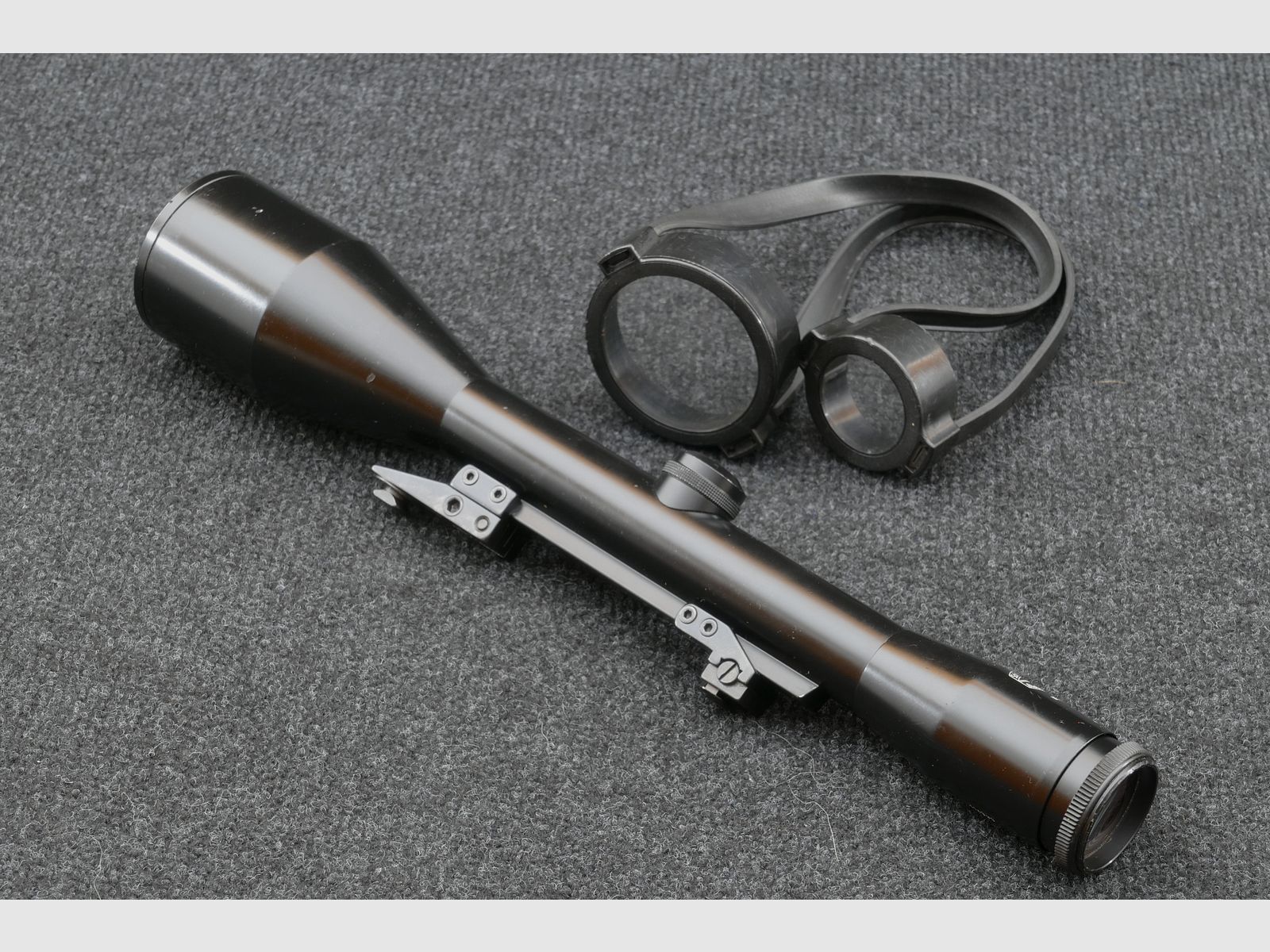 Schmidt & Bender 8x56 Wetzlar – Reticle 1 – Zeiss external rail – EAW swing mount