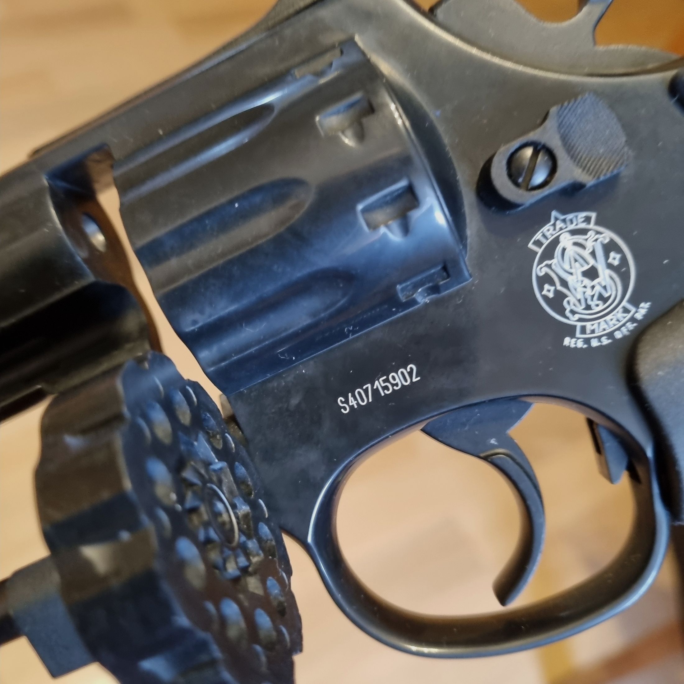Smith & Wesson 586 Co2 revolver - 6 inches blued 4.5 mm diabolo