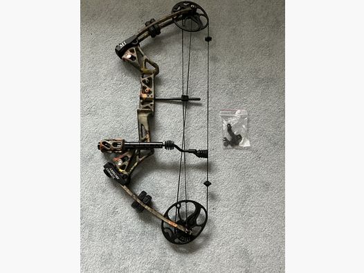 Topoint M1 compound bow Camo con Steambow Fenris magazine