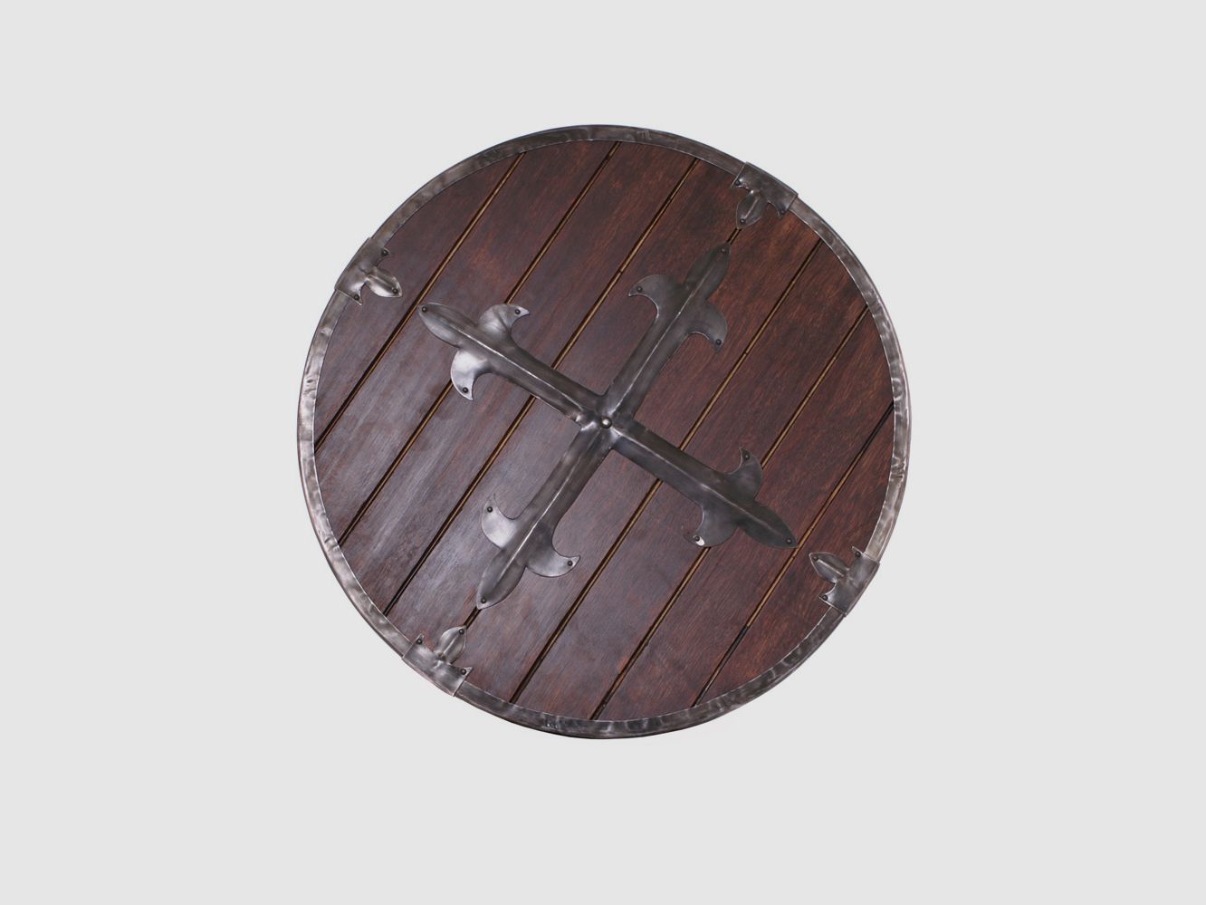 Bouclier rond en bois avec ferrures en acier