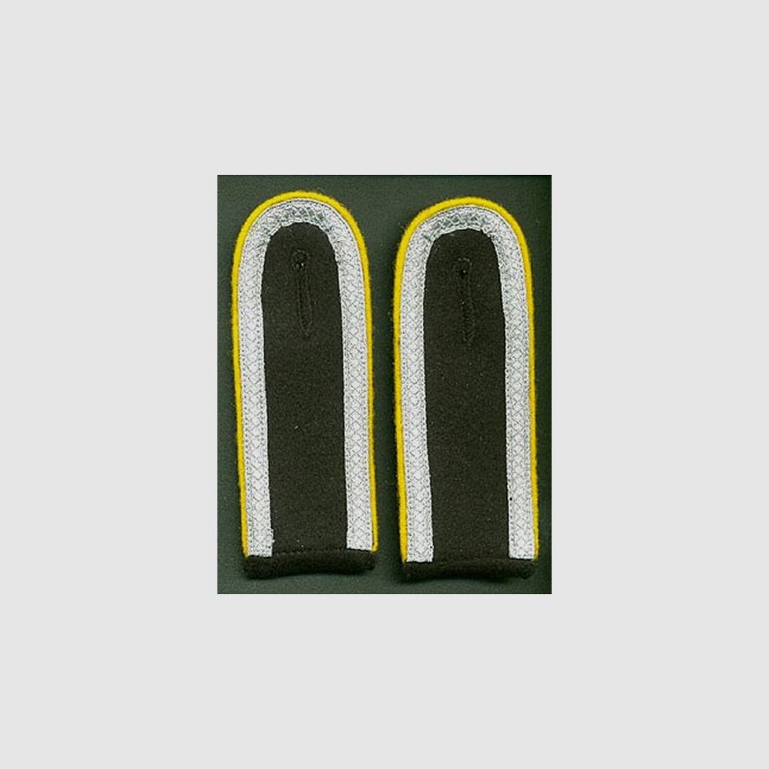 Paar Schulterklappen Unteroffizier Panzer-Aufklärer Wehrmacht Repro !!!