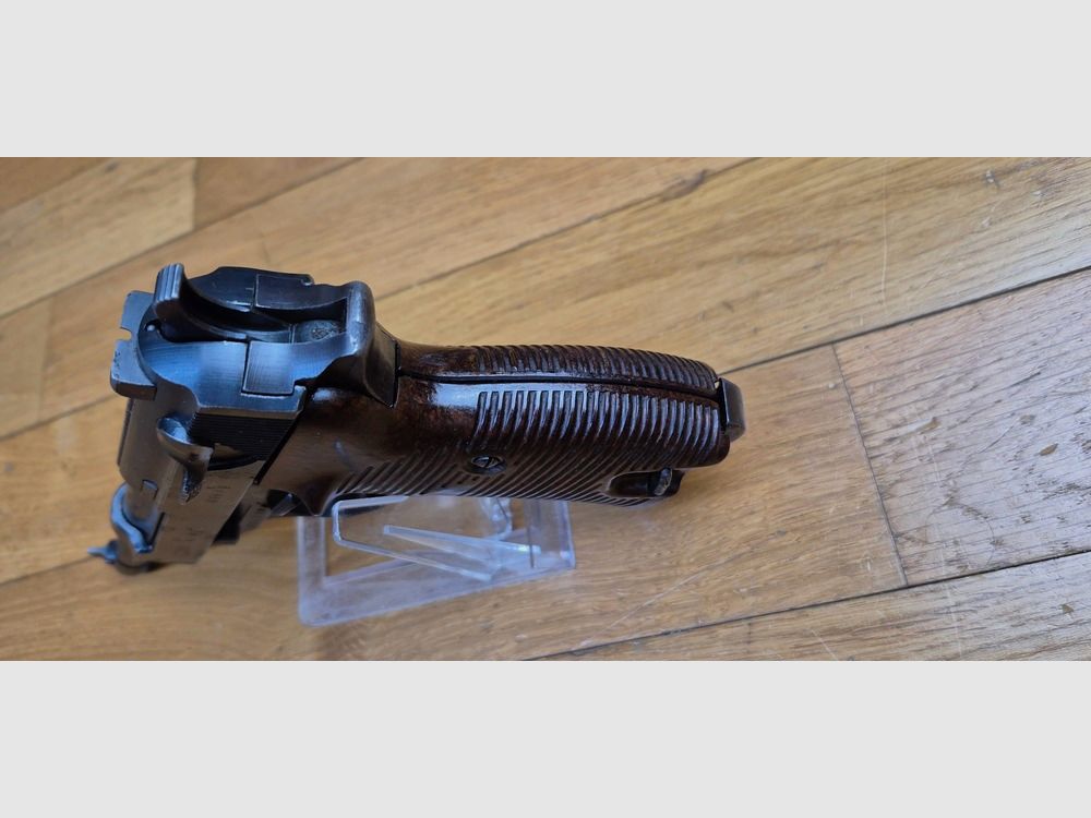Bellissima pistola Walther P38 – Fabbricazione nota come "ZM" per Walther Zella Mehlis – Codice AC – Arma di luglio 1943 – Bluing originale al 95% – Meccanica impeccabile – Canne molto belle – 100% pezzi originali – Mono-numero tranne il caricatore – Ottime condizioni – TBE, immagine 12 di 20