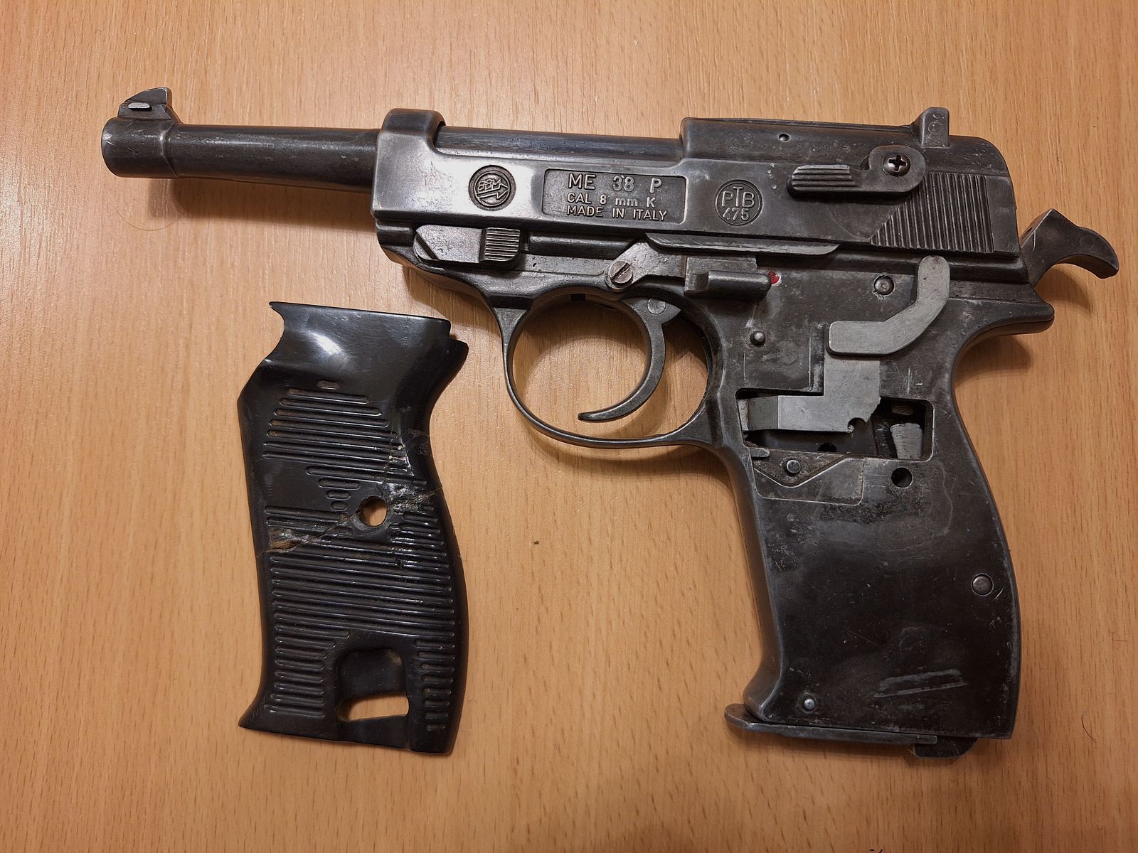 P 38 -  8mm blank firing