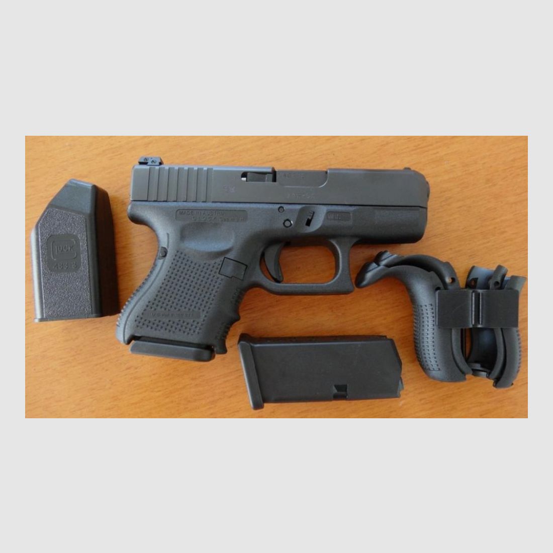 Glock 27 - 4th Gen. Glock 27. 4th Gen. Cal. 40 S&W