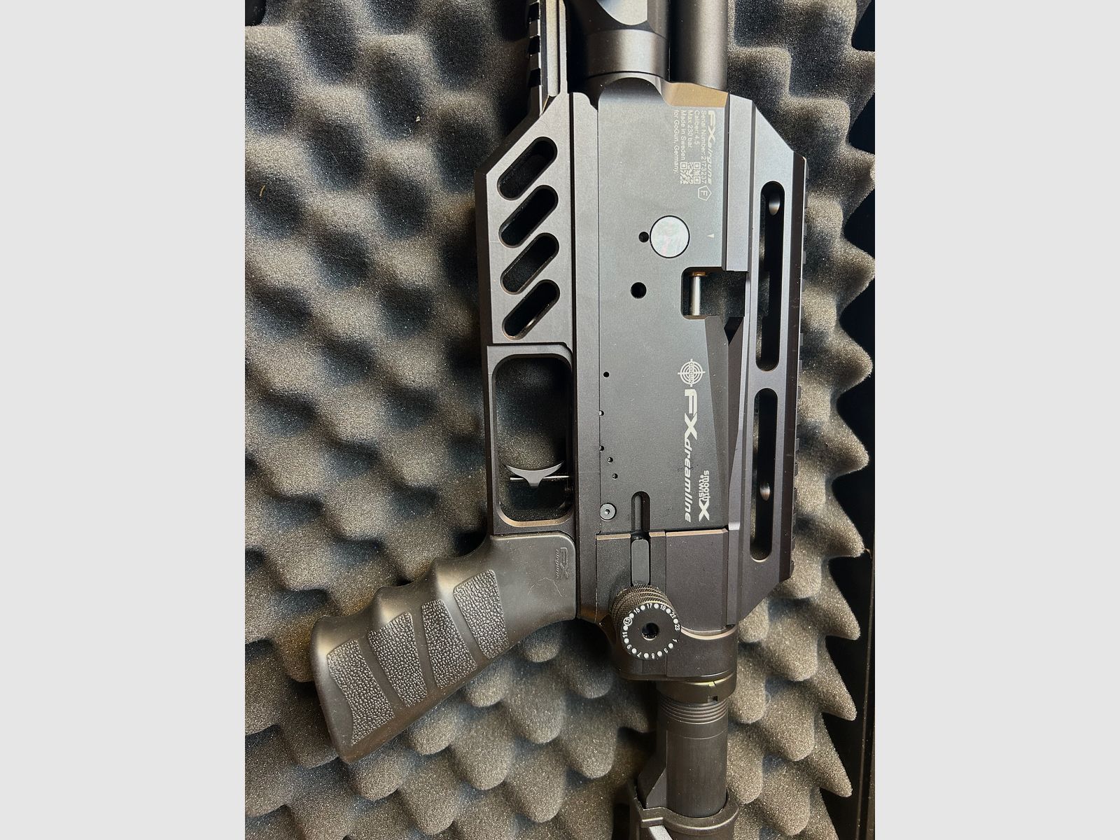 FX Dreamline Tactical Compact Luftgewehr 7,5 Joule , Kal. 4,5 (.177) inkl. 3 Mag und Compact Schulterstütze