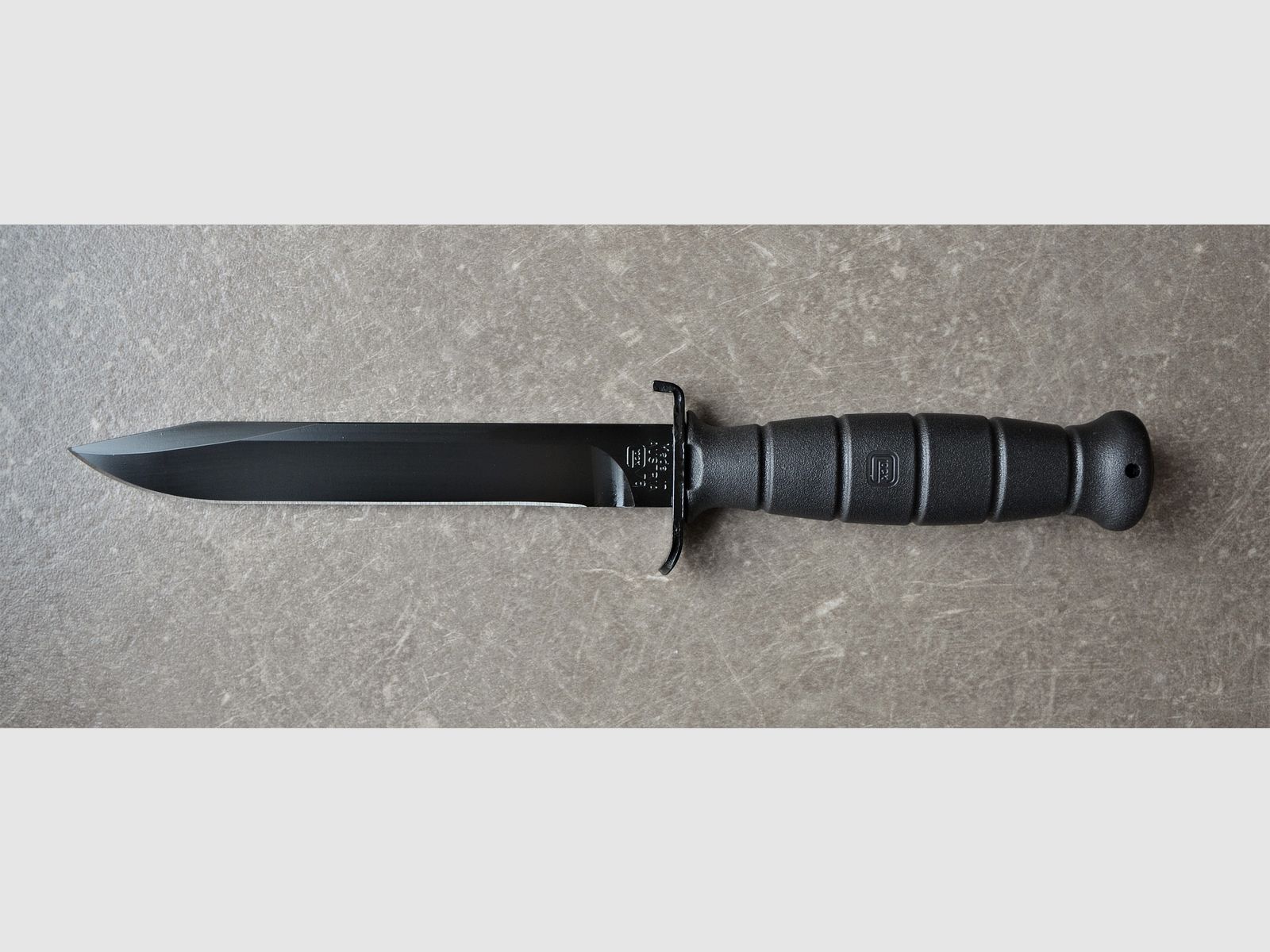 Glock Feldmesser FM 78 schwarz – Militärisches Mehrzweckmesser