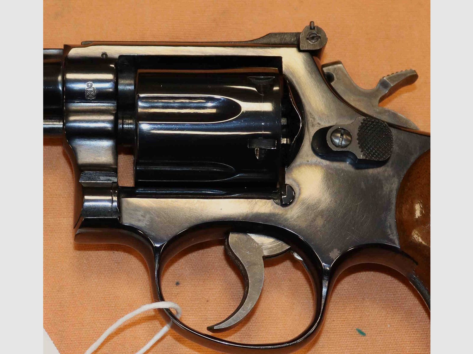 Revolver Smith & Wesson Modello 15-2 Calibro 38 SP, immagine 3 di 6