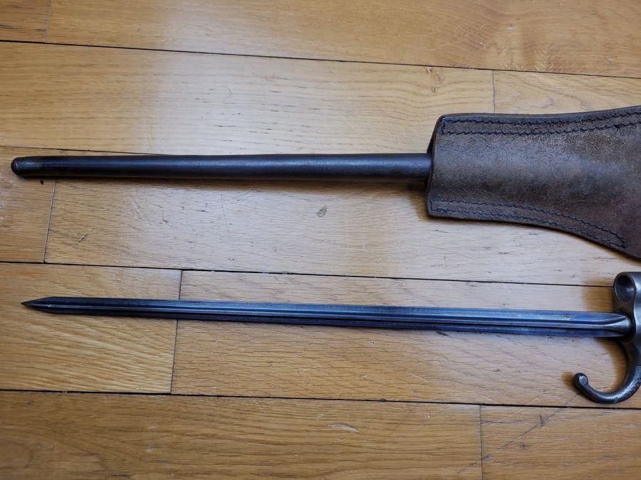 Seltene und schöne Lebel S102(f) Bajonett – Quillon – nachbearbeitet und blued – Wehrmacht Wiederverwendung – mit Scheide – sehr guter Zustand, Bild 8 von 10