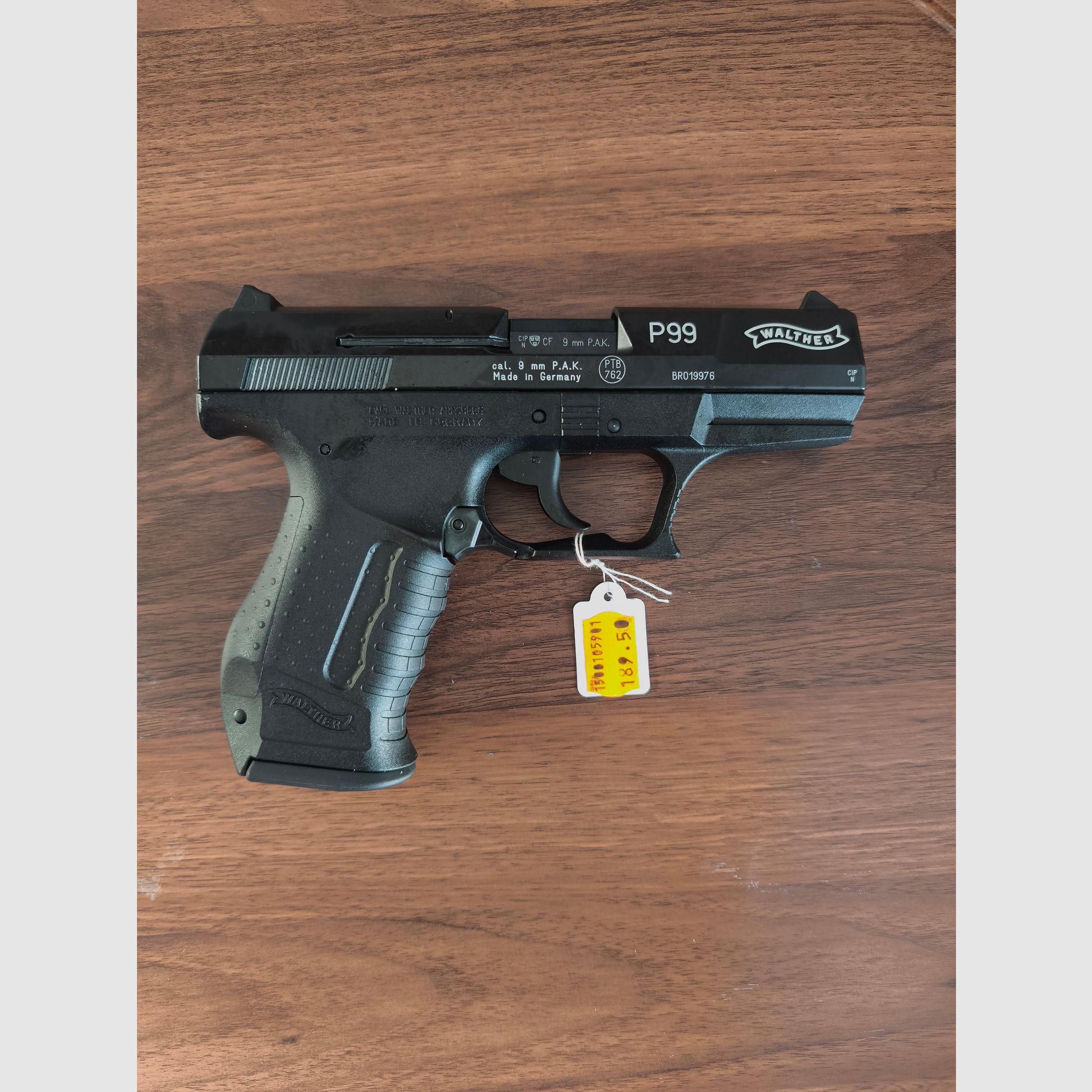 New blank-firing pistol Walther P99 ( PTB 762)