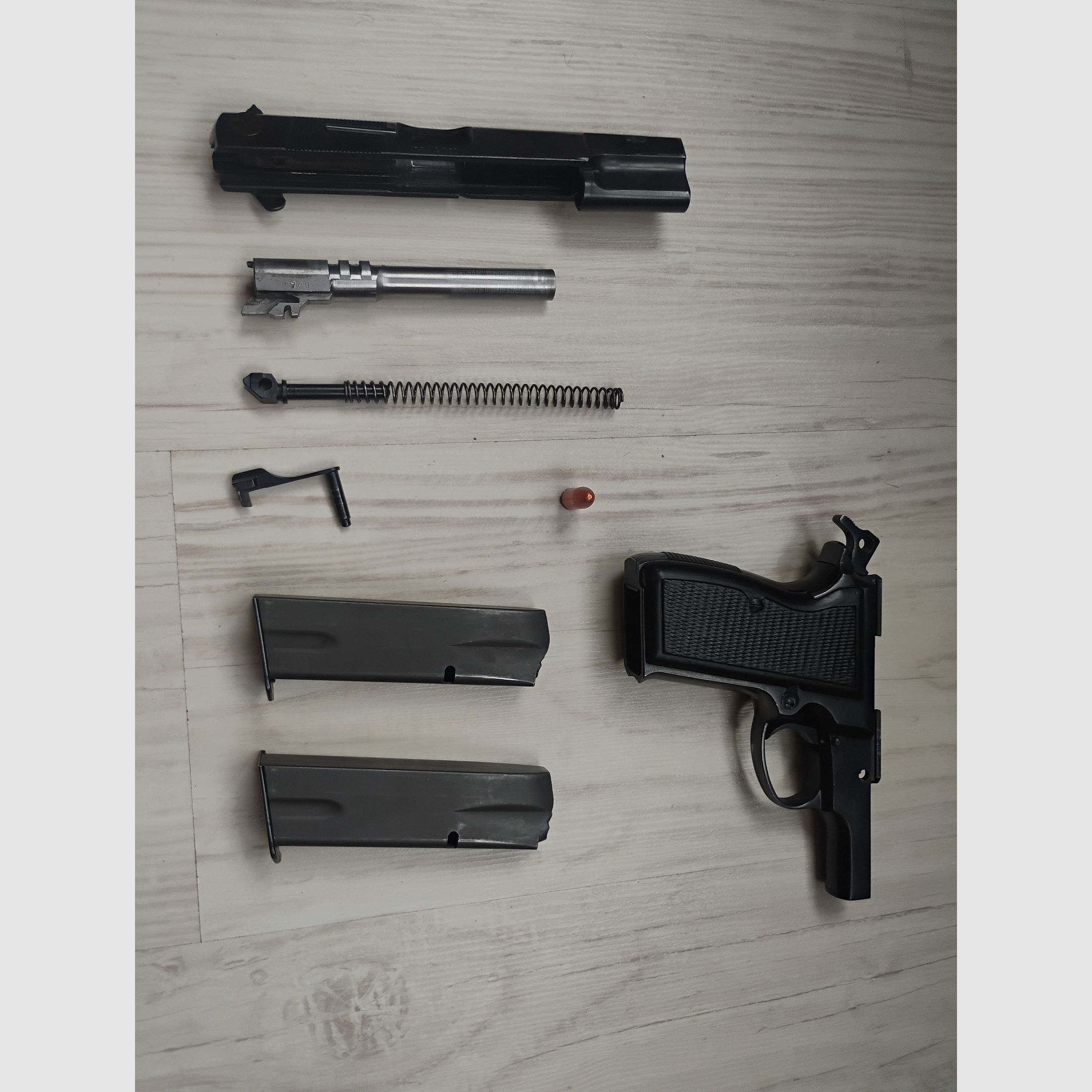 FEG Budapest 9mm Parabelum