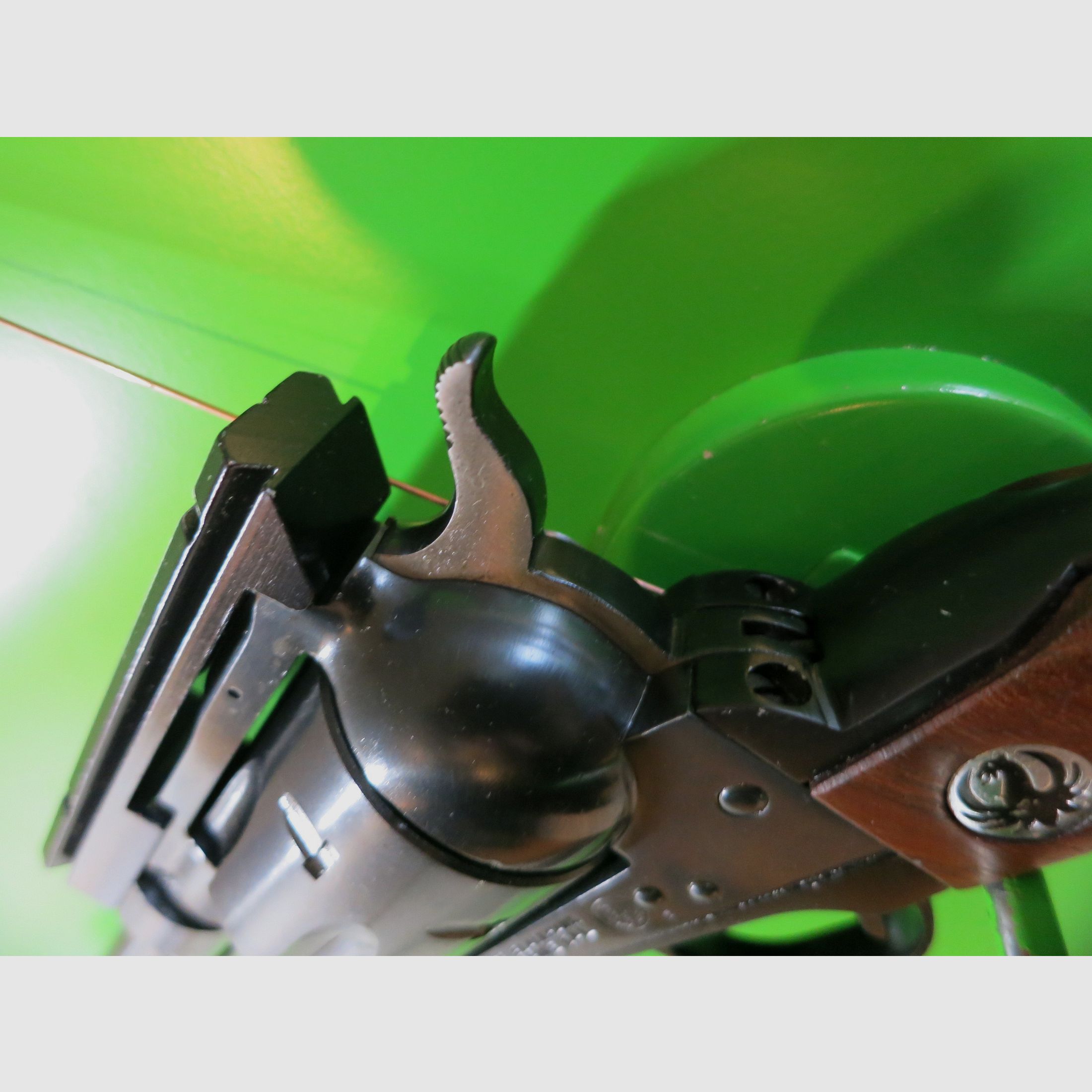 Revólver occidental, Sturm Ruger & Co., modelo Blackhawk, cañón de 7,5", .30 Carbine, riel Weaver #52-