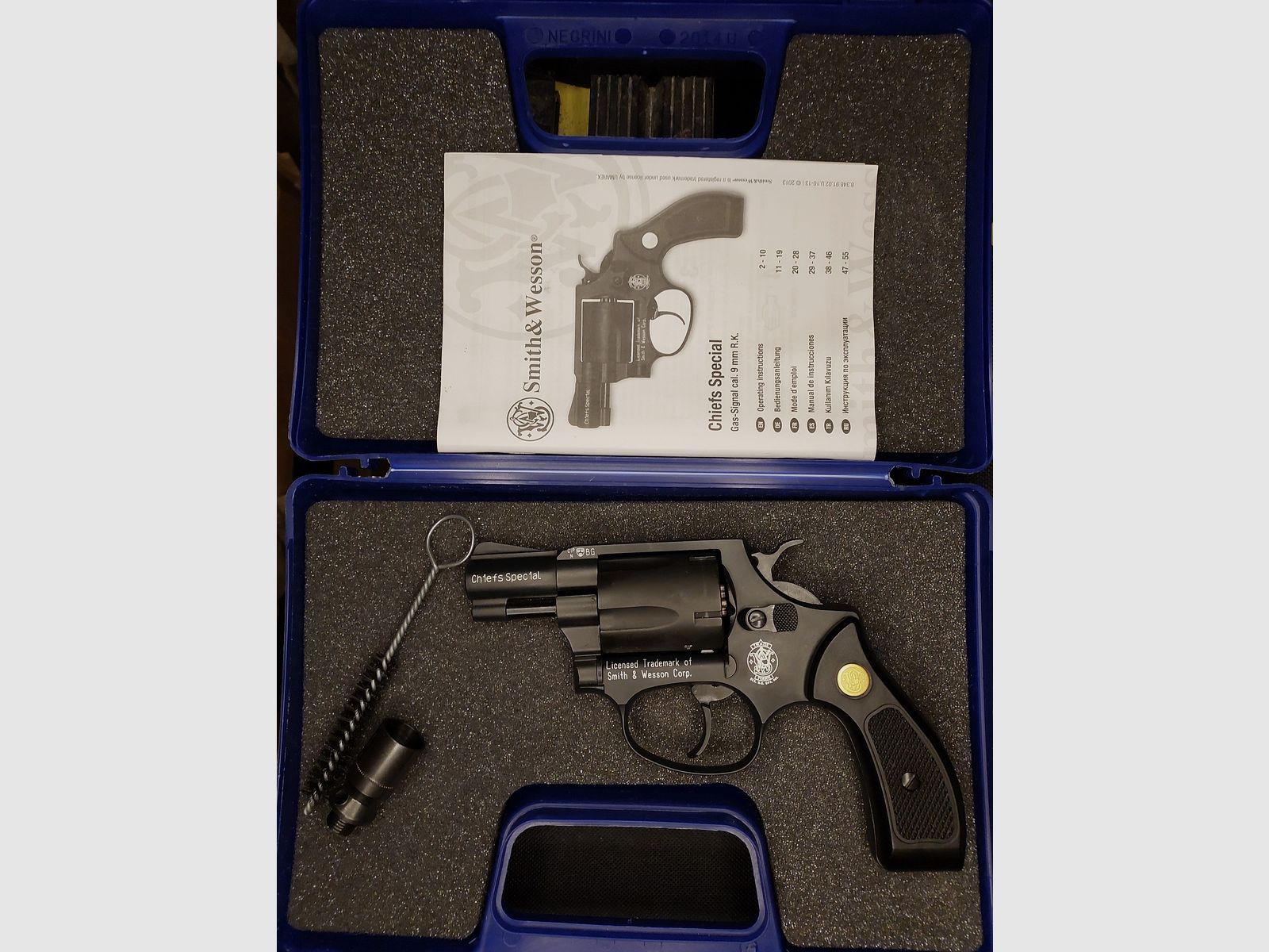Smith & Wesson Chiefs Special blank firing revolver caliber 9mm R.K. black (PTB 794)