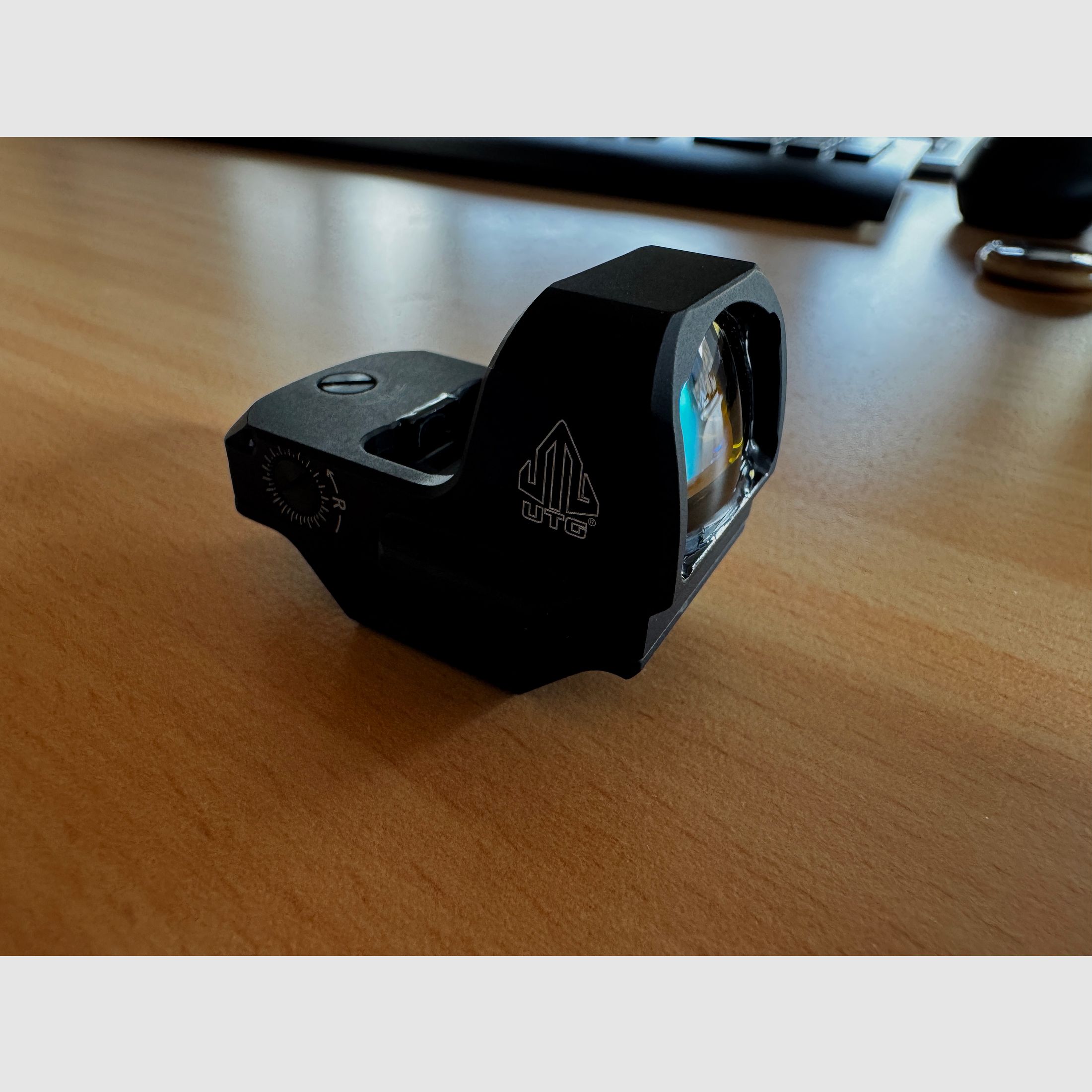 UTG Red Dot OP3 Micro SL (4 MOA) mit Picatinny-Montage