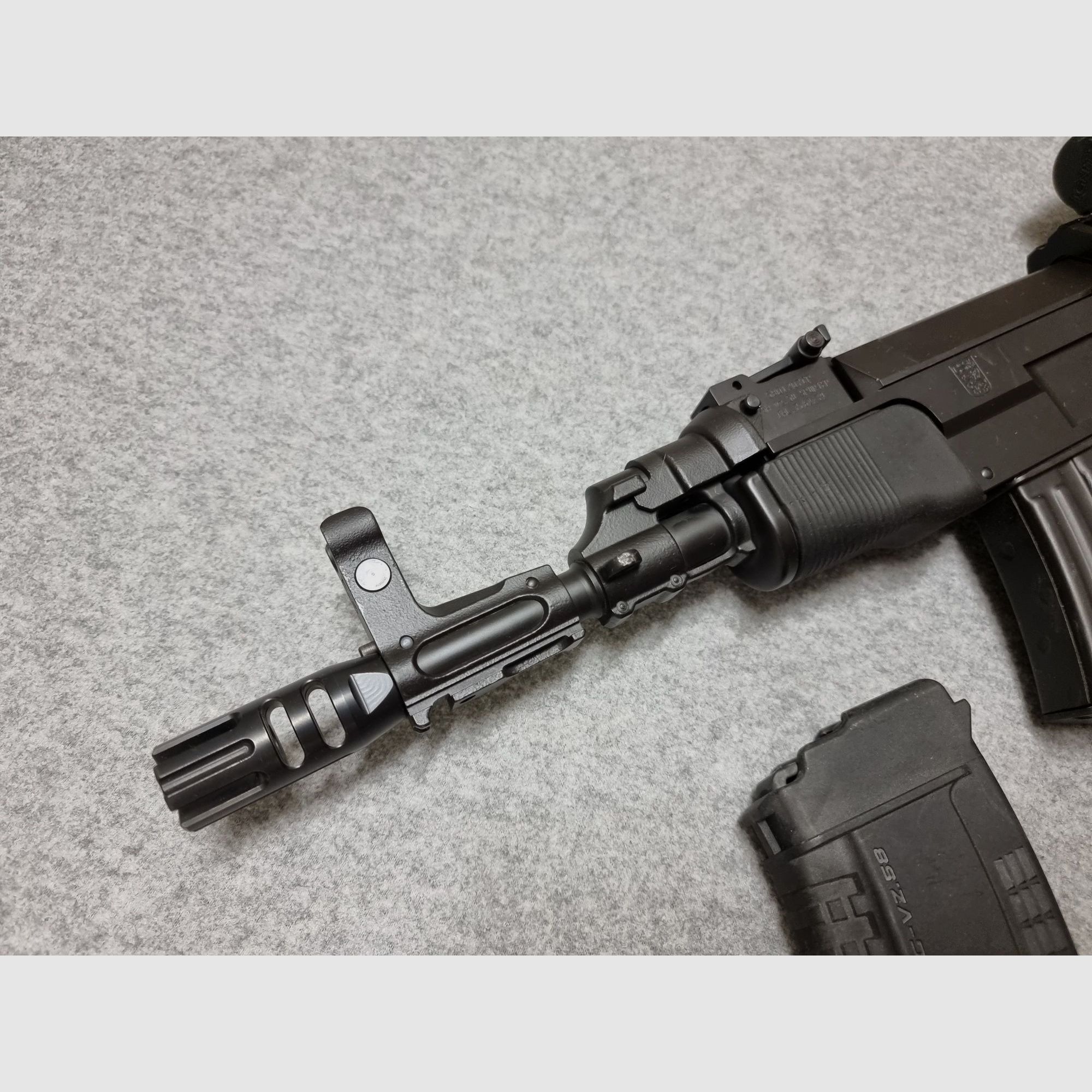 CSA VZ58 Sporter - cal. 7,62x39 - kompakte Büchse - mit Zubehör und Red Dot