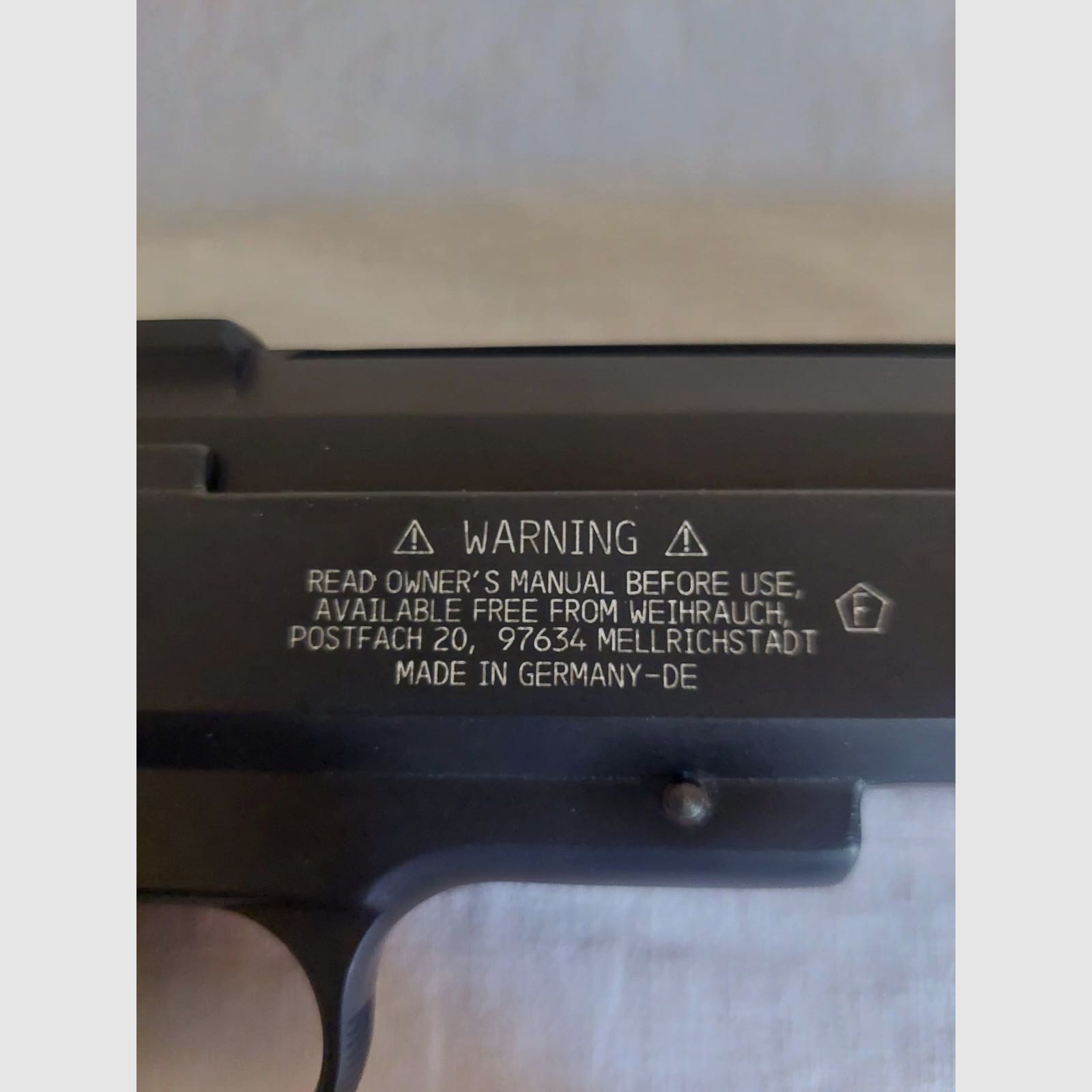 Weihrauch HW45 pistola ad aria compressa 5,5 mm Diabolo brunita + accessori, immagine 15 di 16