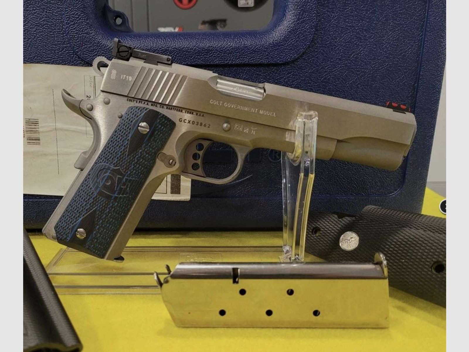 COLT GOLD CUP TROPHY pistola semiautomatica