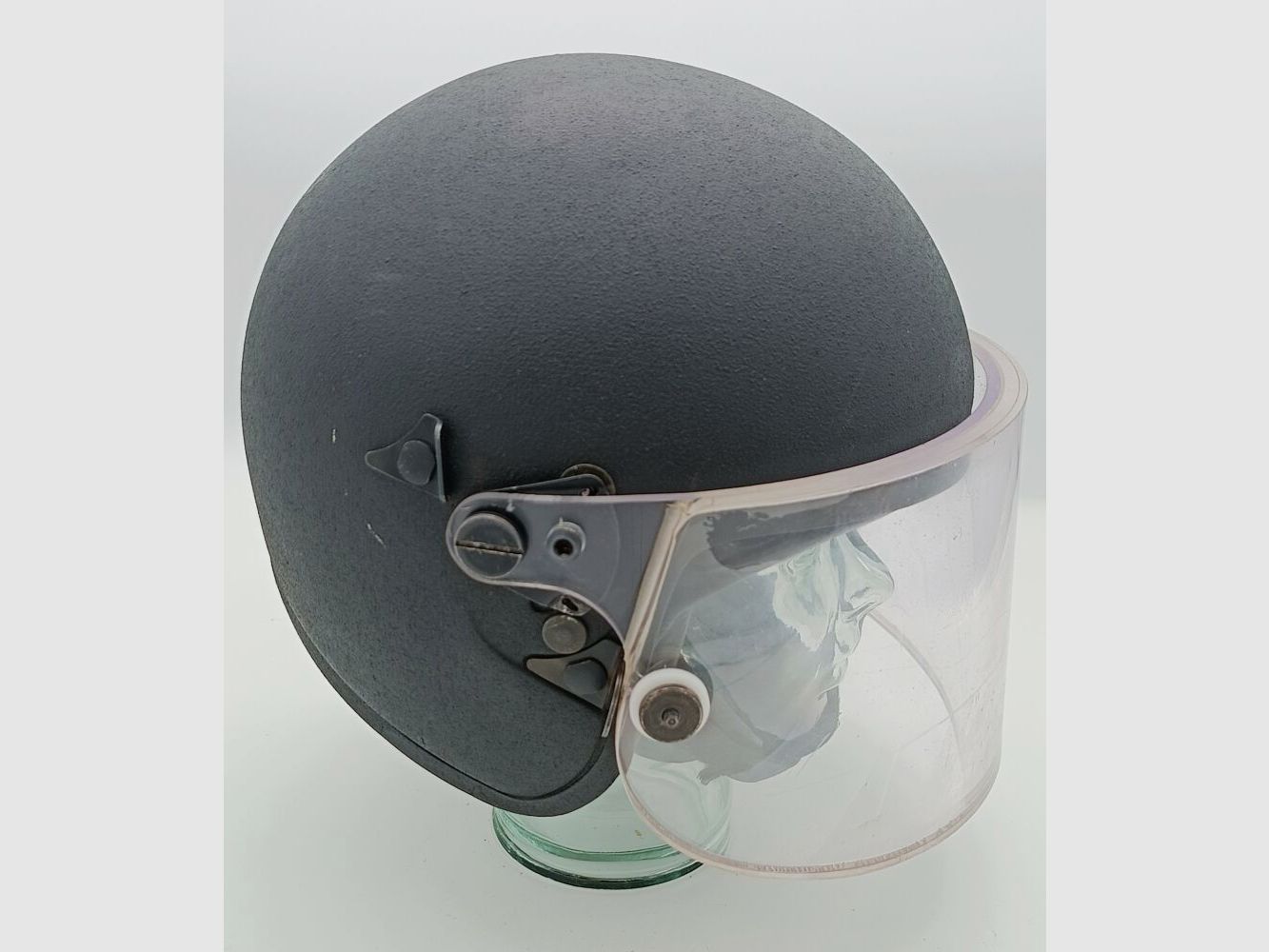 Hełm policyjny Schuberth P100 z Kevlaru z balistyczną osłoną na oczy