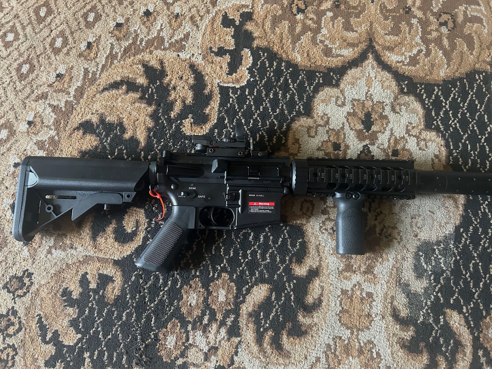 E&C M4 SOPMOD SD -GEN.4- (EFCS, MOSFET, KURZER HUB, AMBIDEXTROUS, GESCHWINDIGKEITSABZUG, PRO HOPUP) AEG MIT METALLGEHÄUSE & BURST MODUS < 0,5 J.