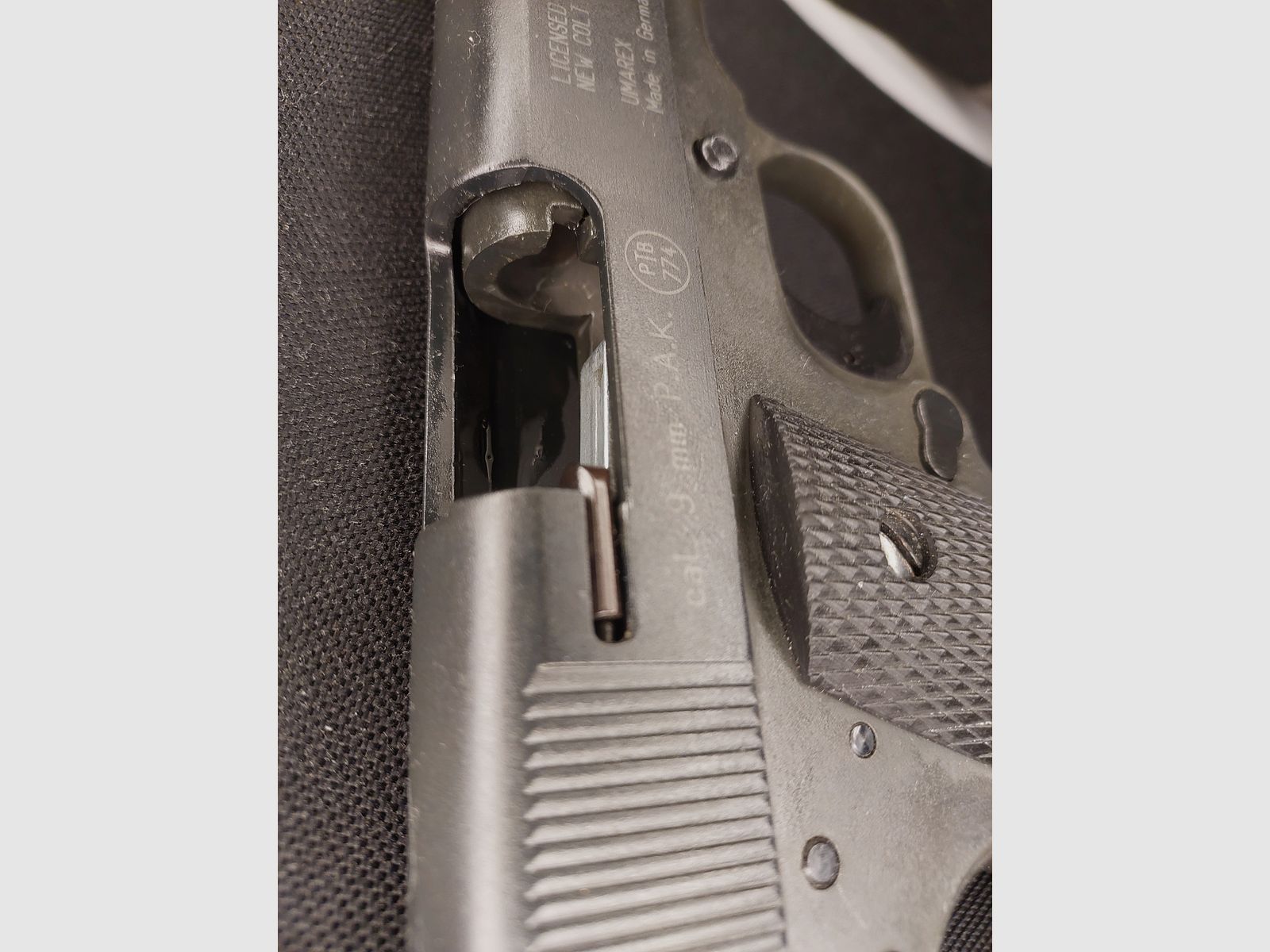 Colt Government 1911 A1 pistola de fogueo 9mm P.A.K. (PTB 774) con 3 cargadores