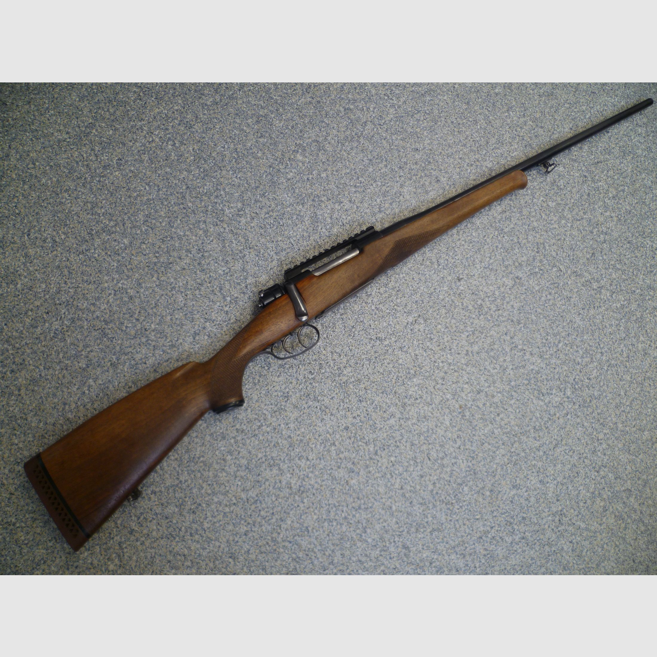 Repeater rifle Hubertus M98 .30-06 Spring.