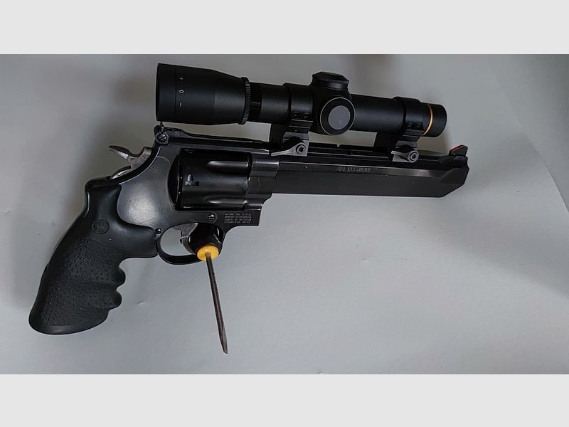 Smith & Wesson Mod. 629 Stealth Hunter