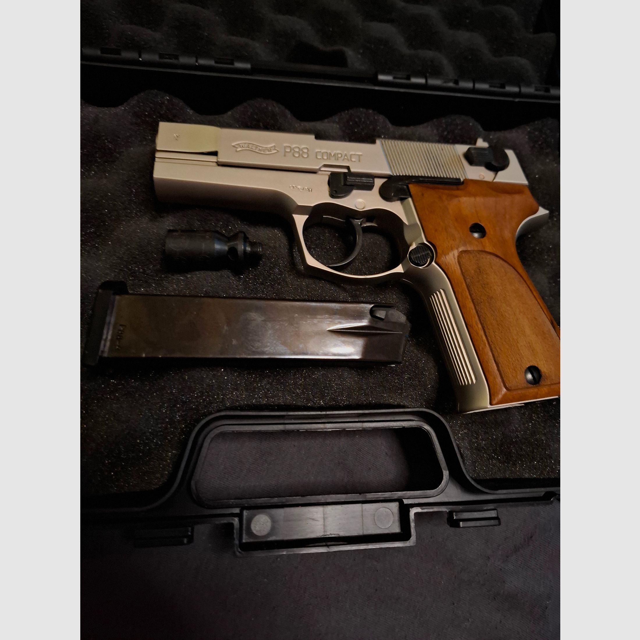Walther P88 Compact  9mm P.A.K.   PTB 764
