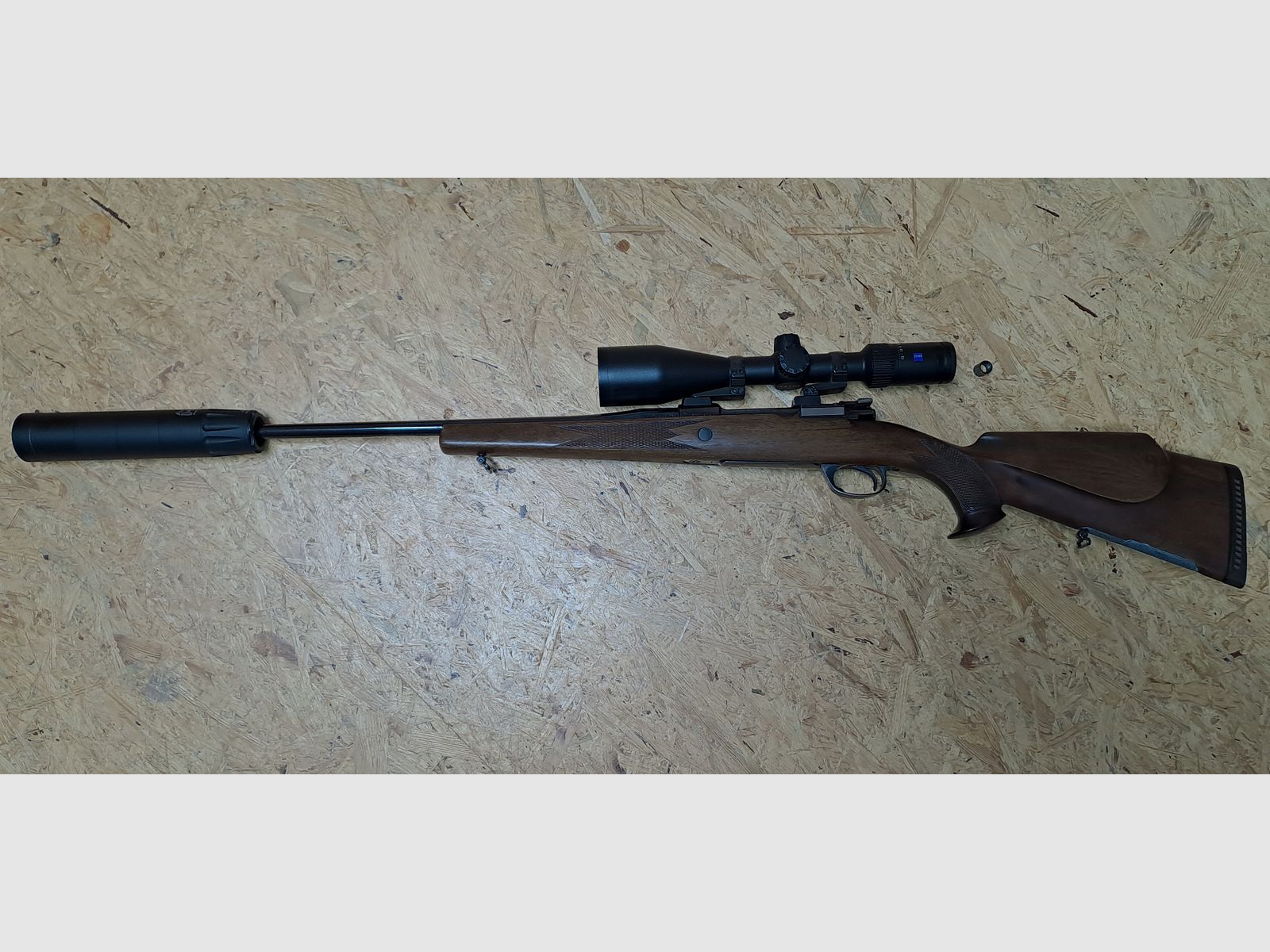 Repetierbüchse System Mauser 98 w kal. 30-06 z Zeiss Conquest V4 3-12x56 i tłumikiem Atec H2
