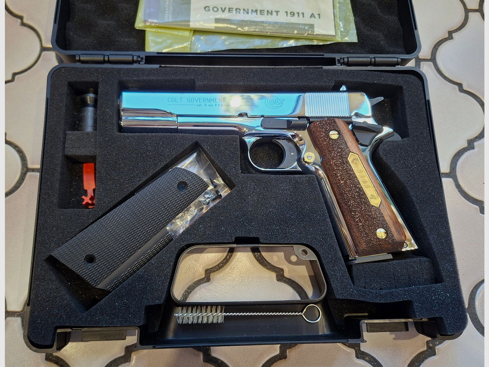 Colt 1911 Chrom, nowy, nie strzelany, długa prowadnica sprężyny, przedmiot kolekcjonerski. Cena do negocjacji!