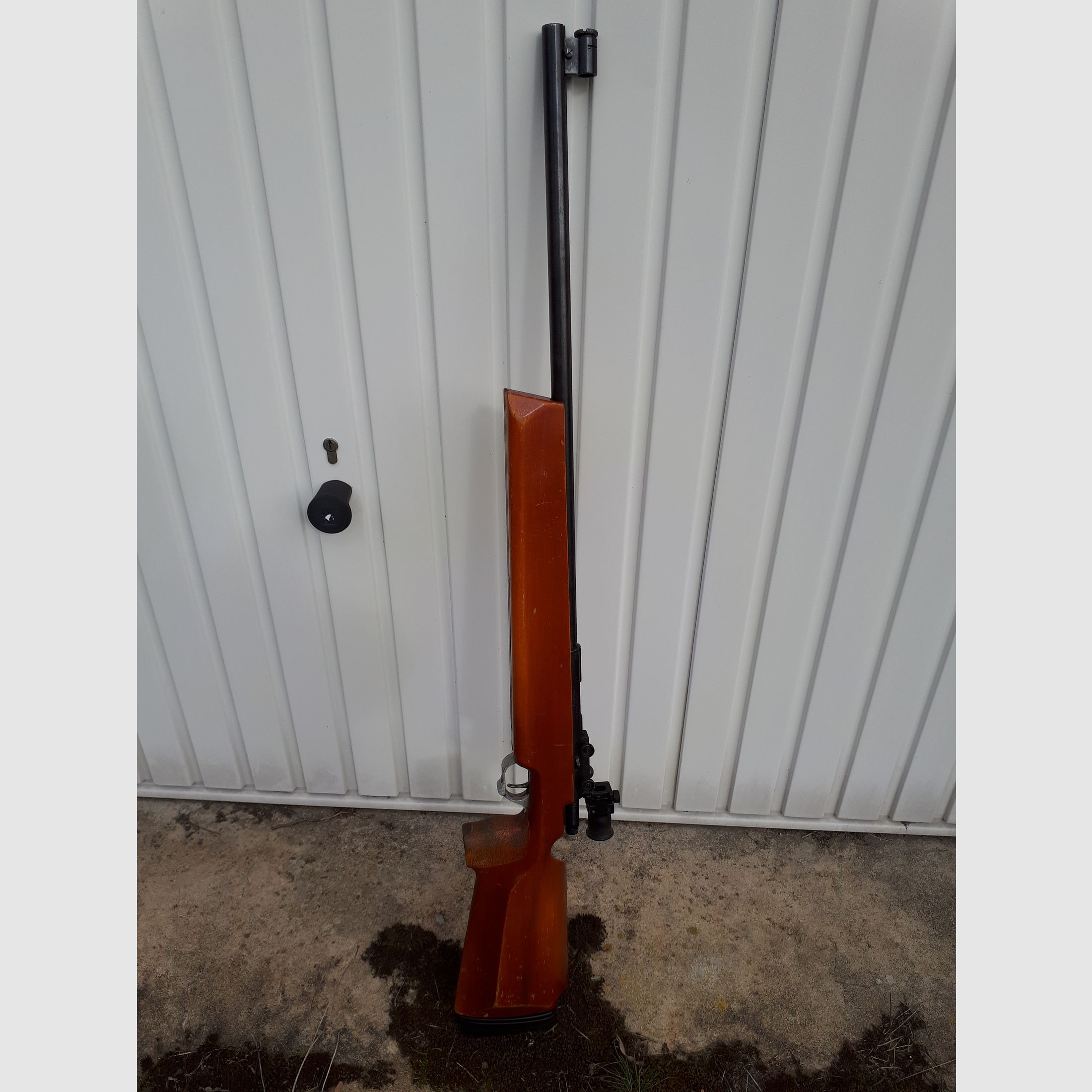 KK Waffen und Waffenschränke (Langwaffe KK-Gewehr Suhl Modell 150 Standard) (Kurzwaffe Revolver Arminius)