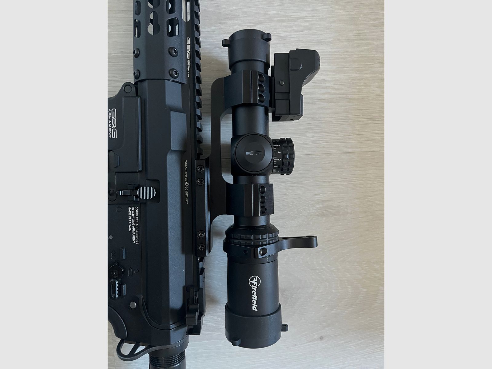 G&G GC16 E.T.U. Wild Hog 13.5 Inch S-AEG con accessori - libero da 18