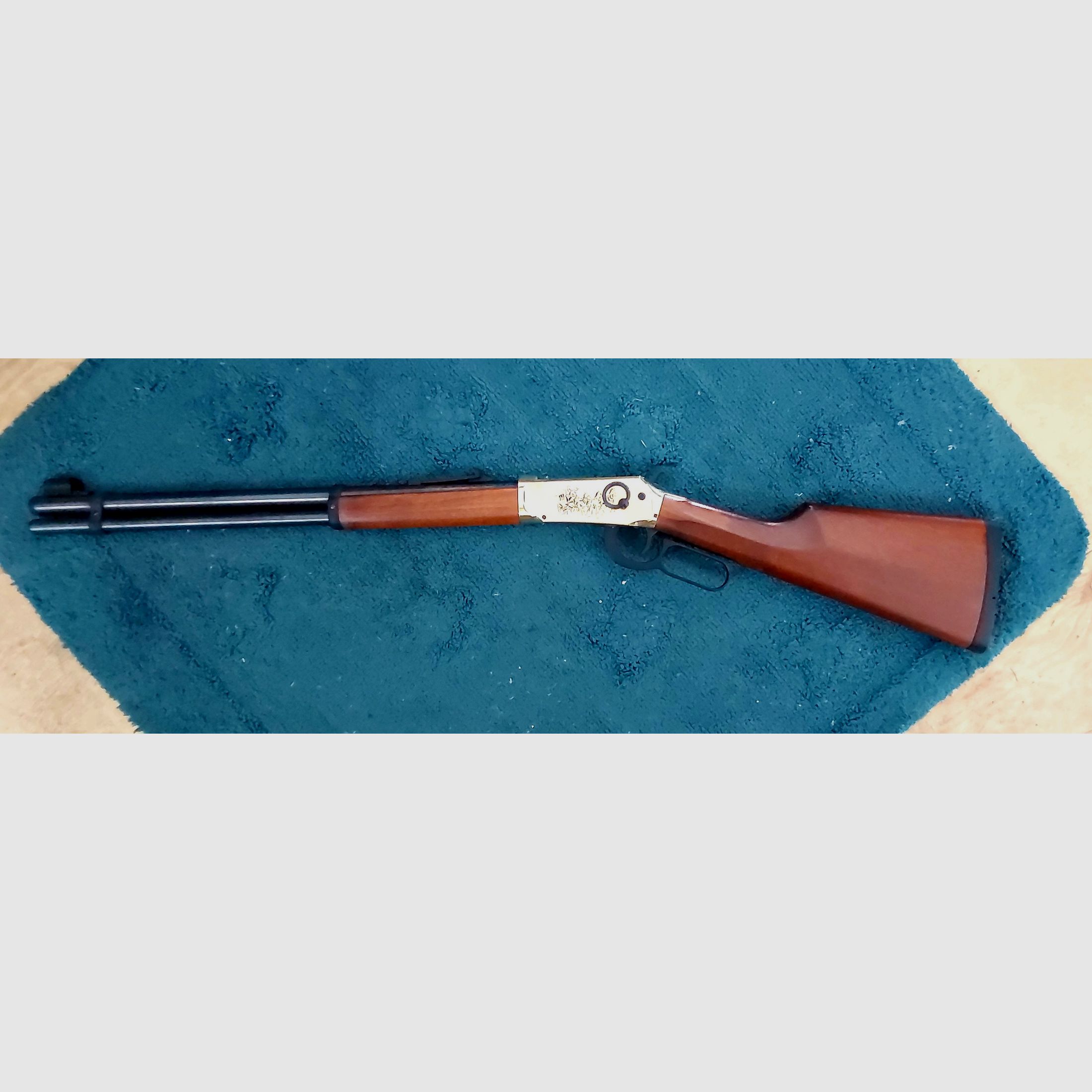 Walther Lever Action Wells Fargo long CO2-Gewehr in Gold-Optik im Kaliber 4,5mm -