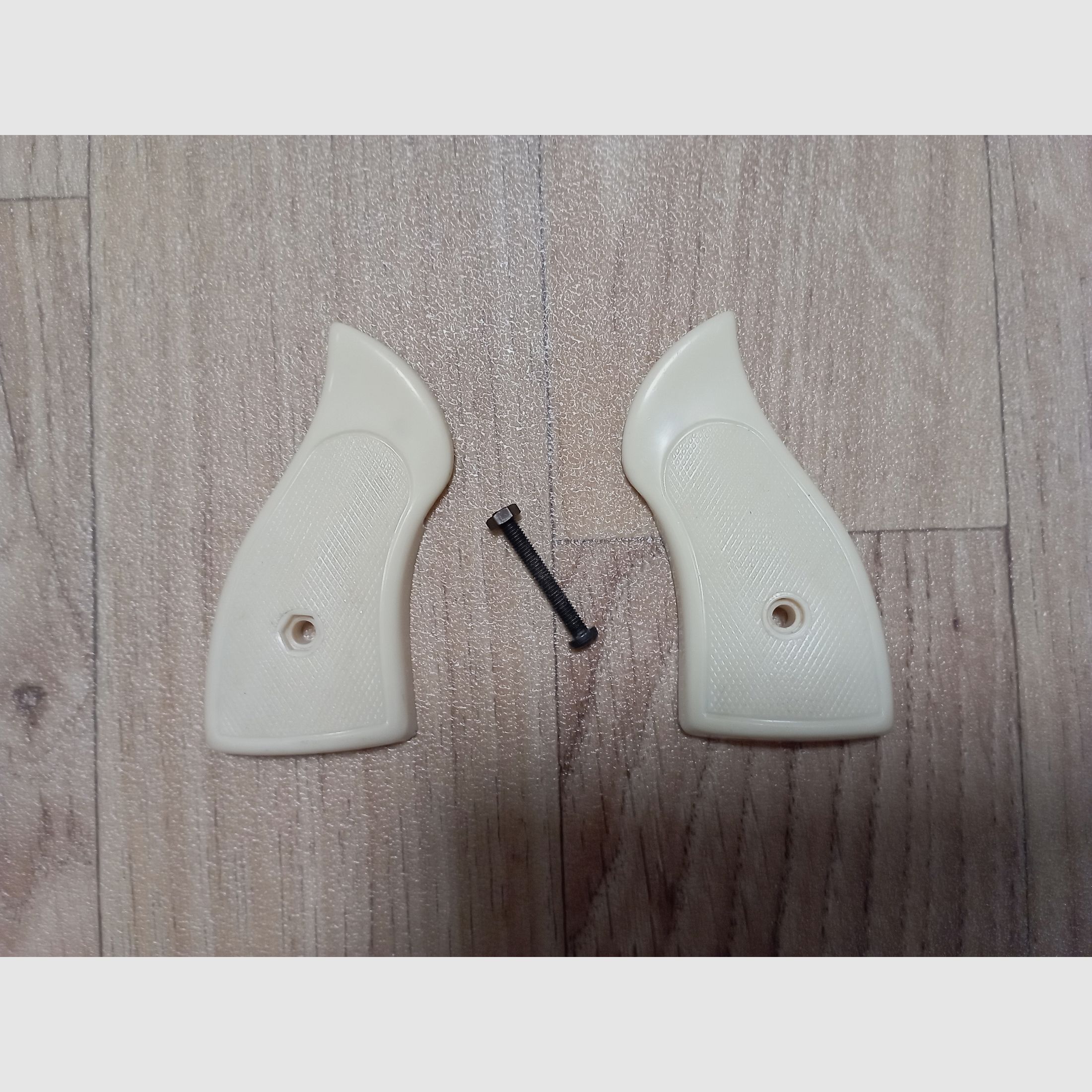 Griffschalen für Mondial Mod. 99X Start Gun Kal. .22