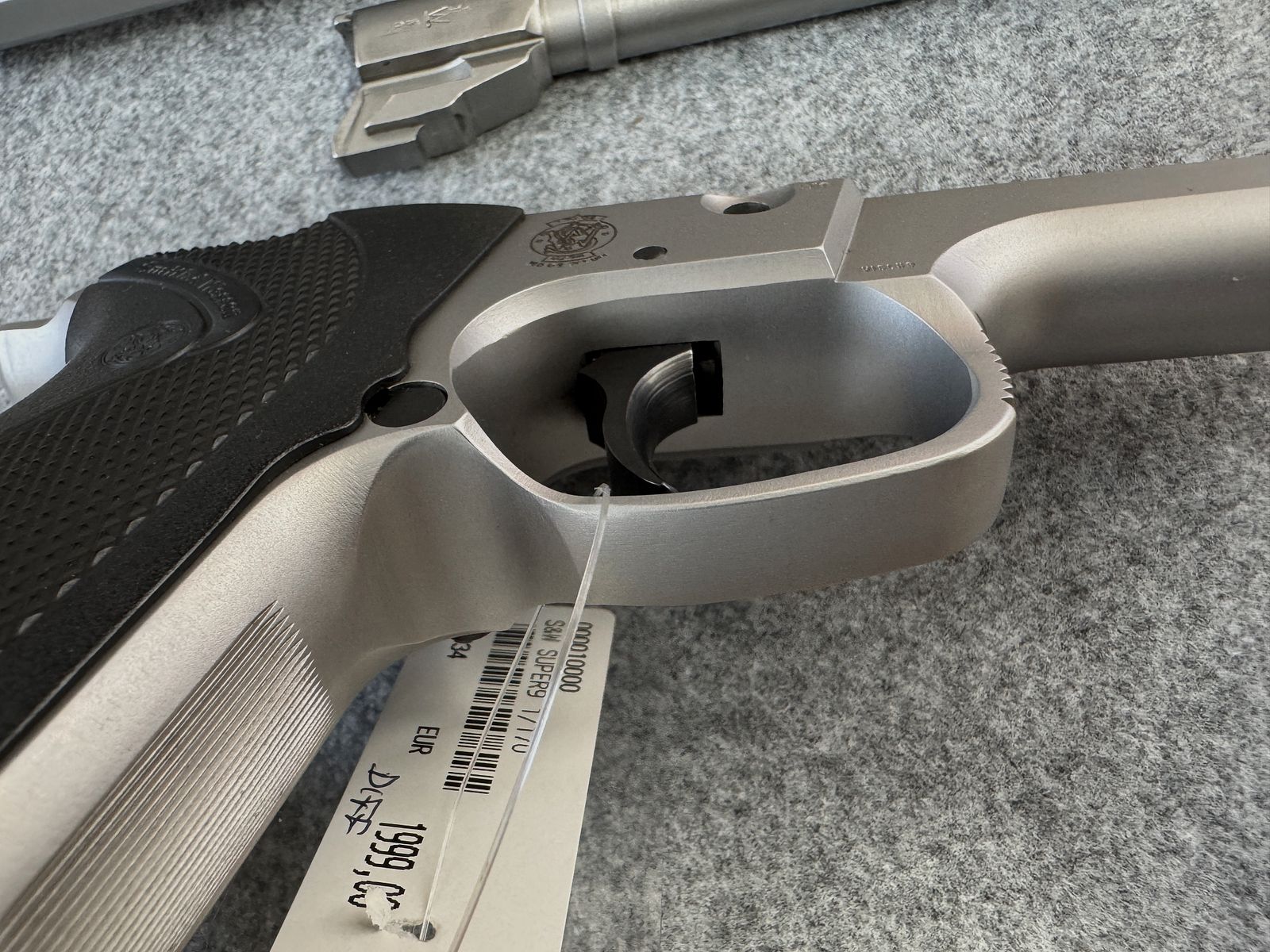<S&W Super9>