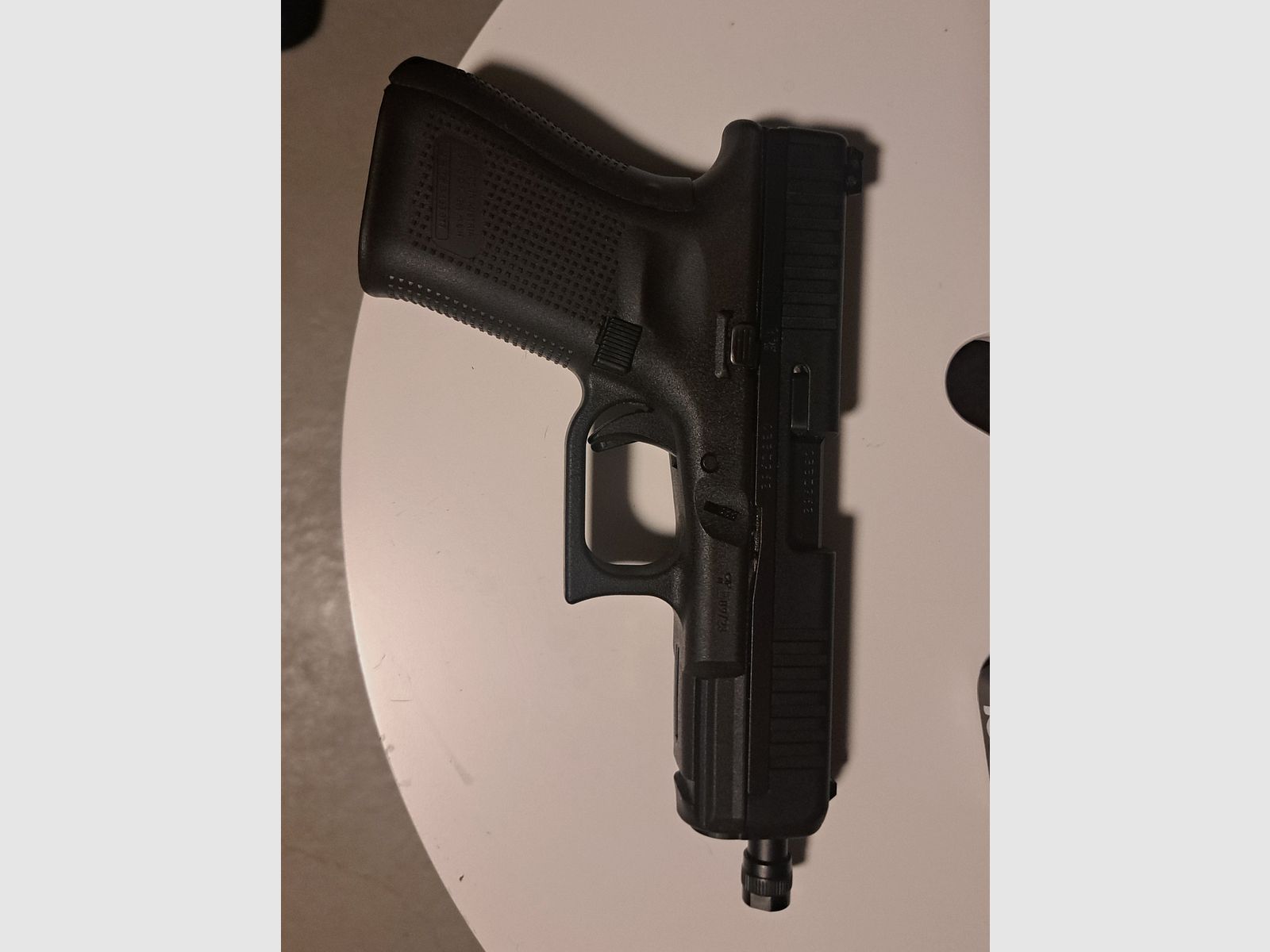 Glock 44 met schroefdraadloop