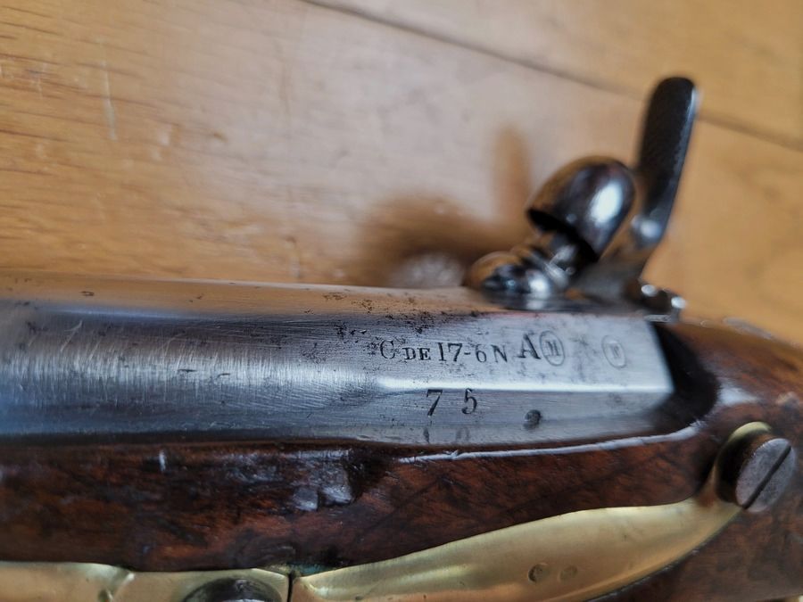 Sehr schöner französischer Pistol Modell 1822 TBIS – neu gebaut unter dem Zweiten Kaiserreich – M.I St Étienne – April 1855 – Mono-Nummer – Seltenheitszustand für ein sehr schönes Exemplar – TBE+, Bild 24 von 25