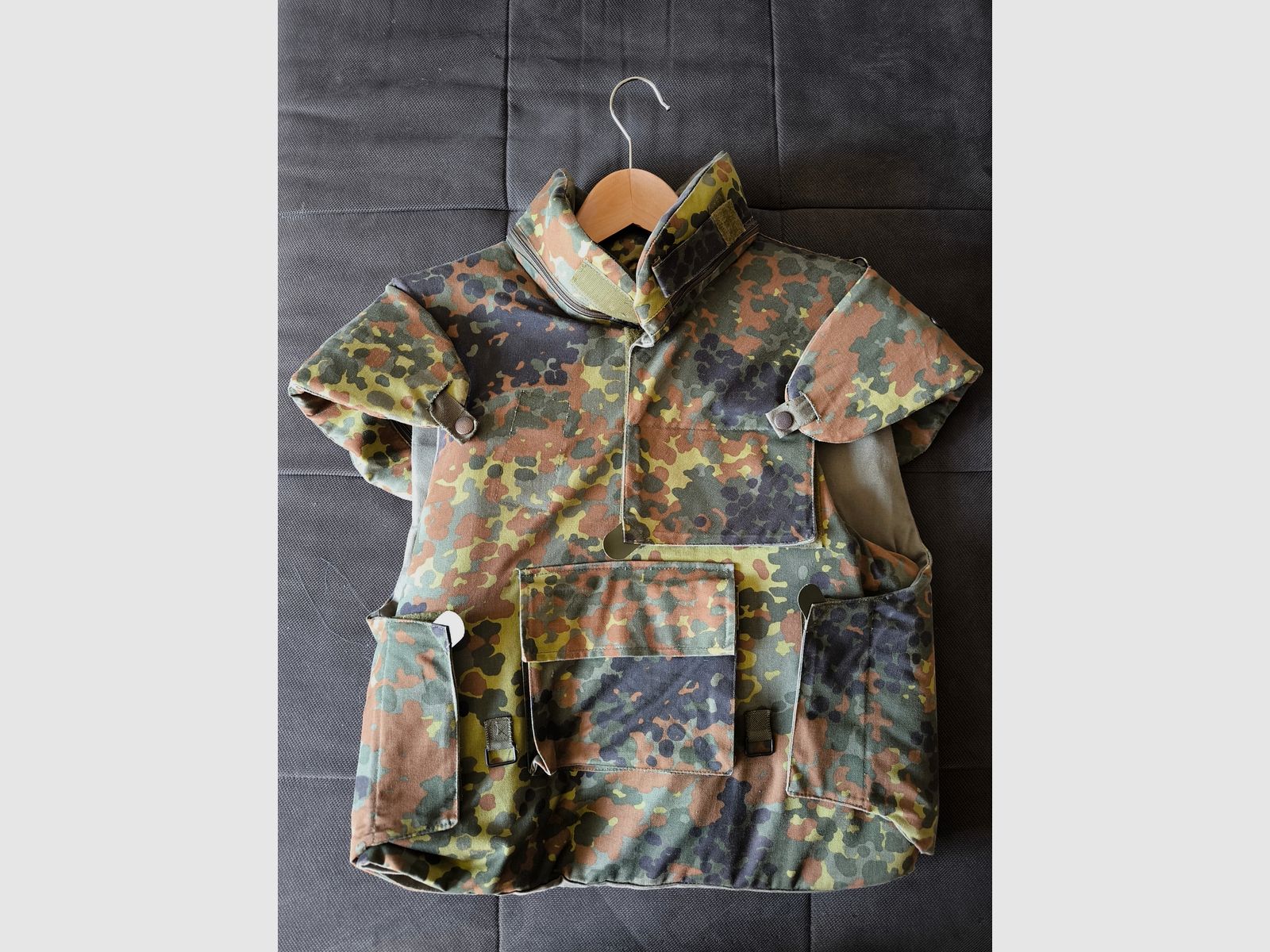 Splitterschutzweste der Bundeswehr BW flecktarn mit Einsätzen Splitterschutz SK Weste 
