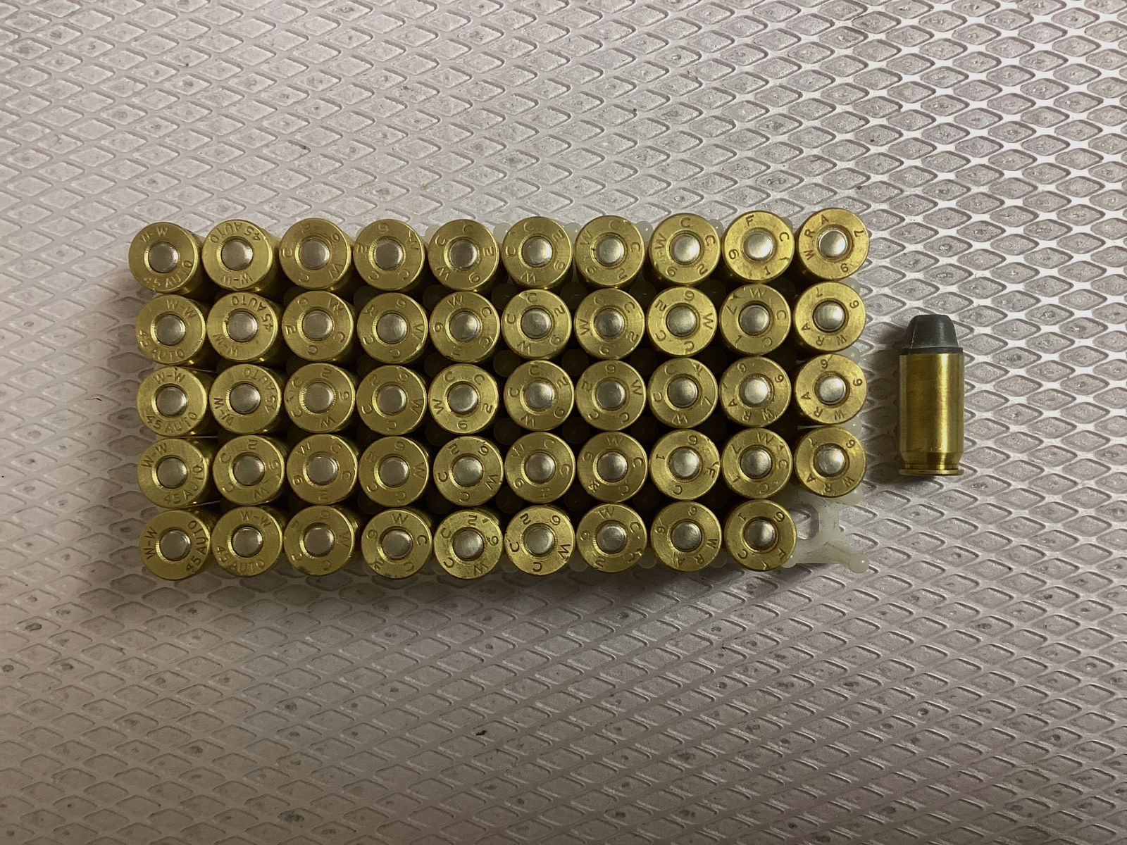 50 Patronen 45 Automatic 