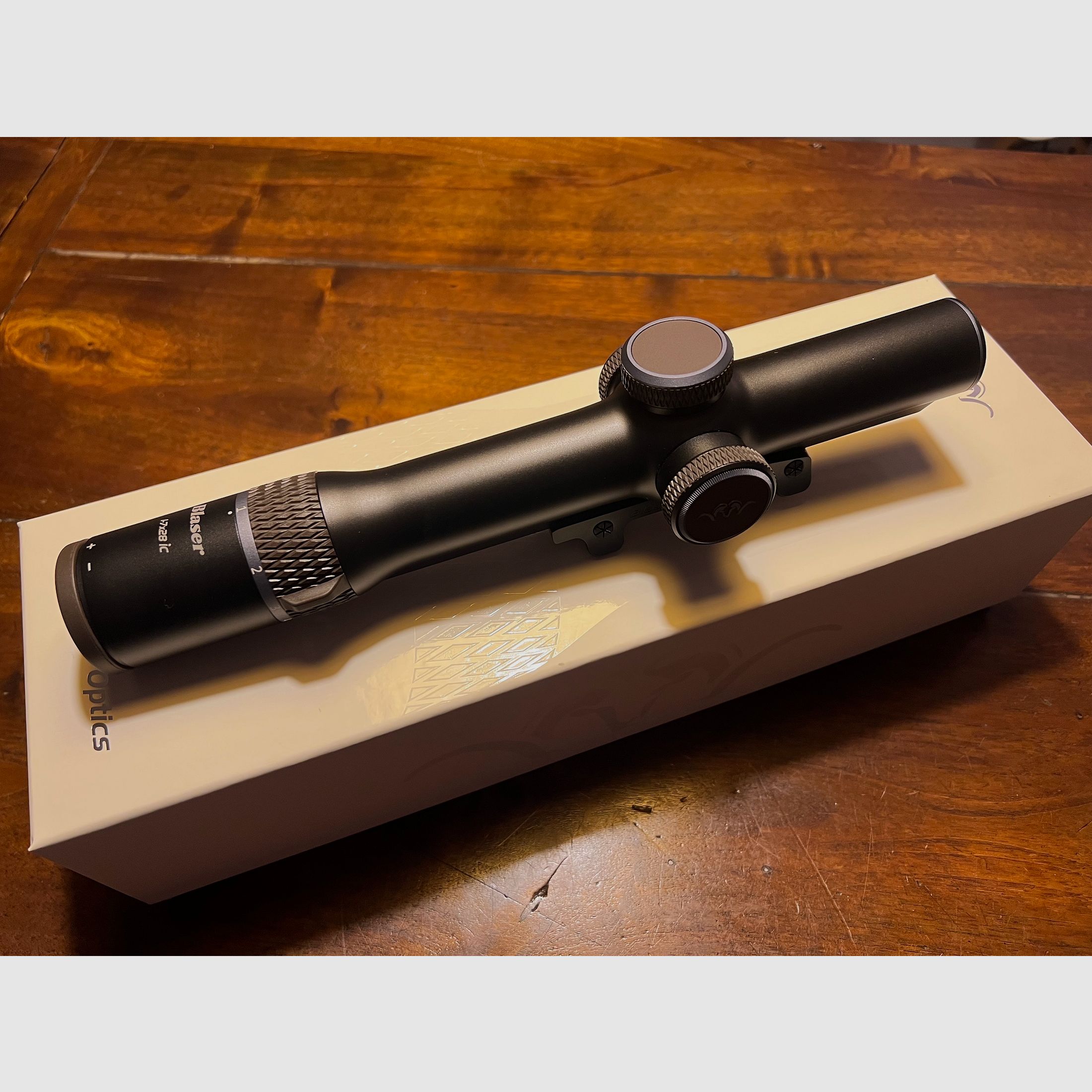 Blaser Infinity B1 1-7x28 iC avec rail Zeiss