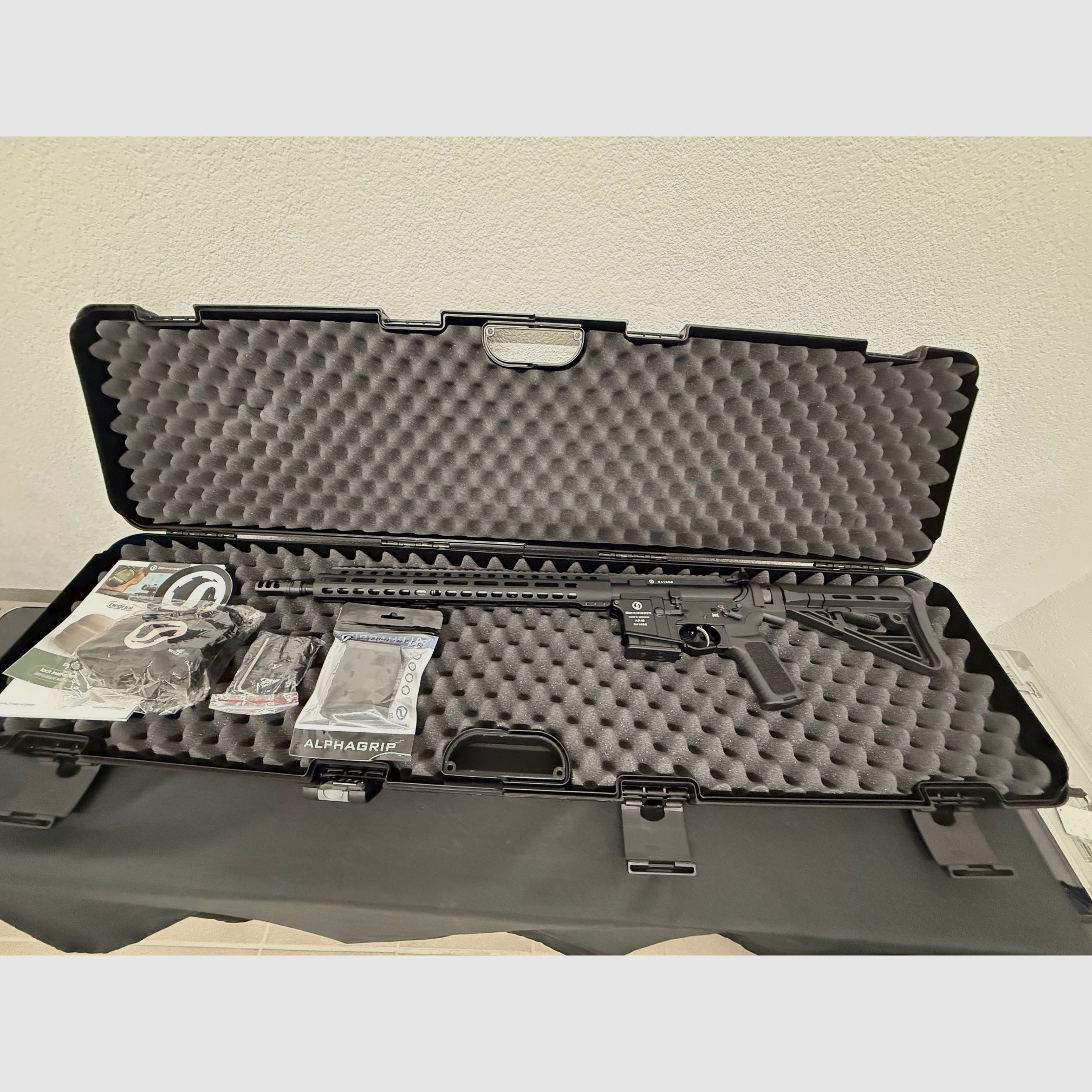 Schmeisser AR15 Dynamic L Black Kaliber .223Rem Lauflänge 16,75" langer Handschaft